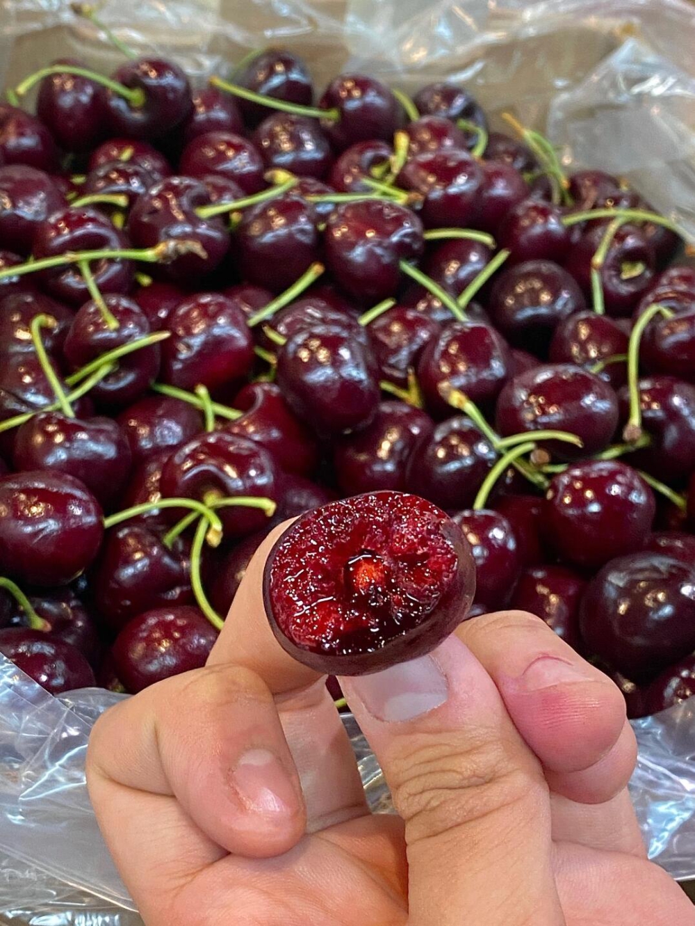 🍒又到了狂吃车厘子的时候~😘总有人会捧着 配图2
