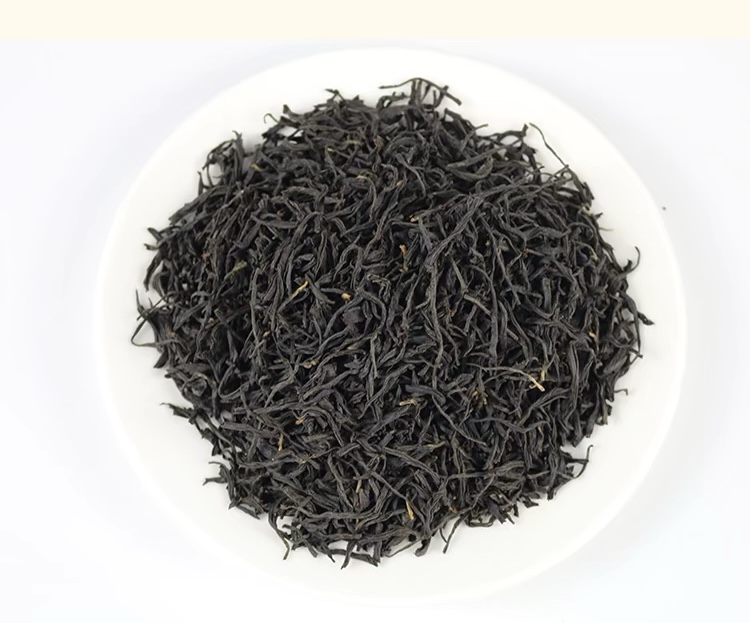 ①赏干茶 茶干条索紧实饱满，乌褐发亮。细 配图3