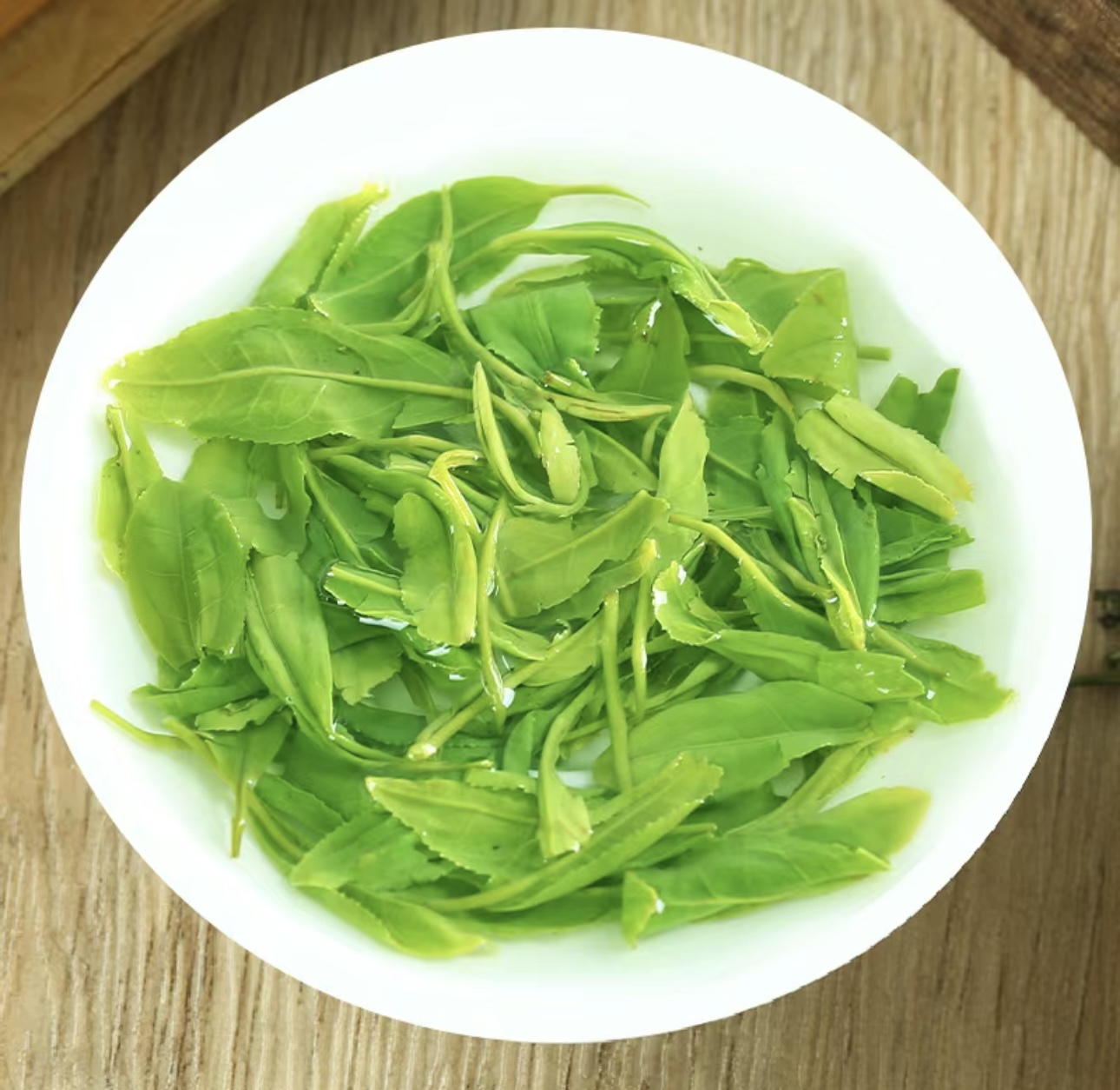 恩施玉露茶，茶中瑰宝。外形条索紧圆光滑， 配图2