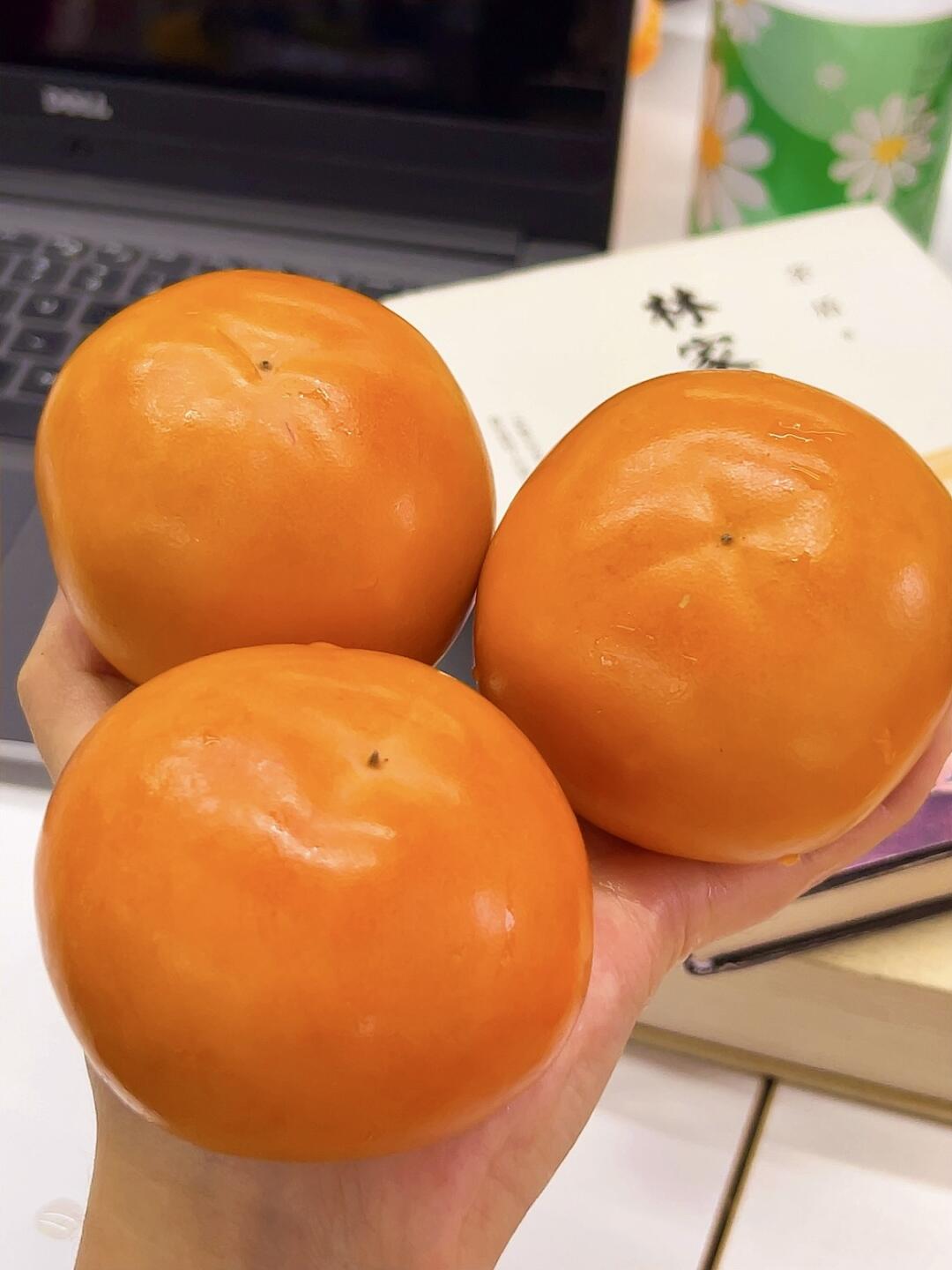 秋季解渴降澡，吃它🙋 秋天就是要吃柿子呀 配图3