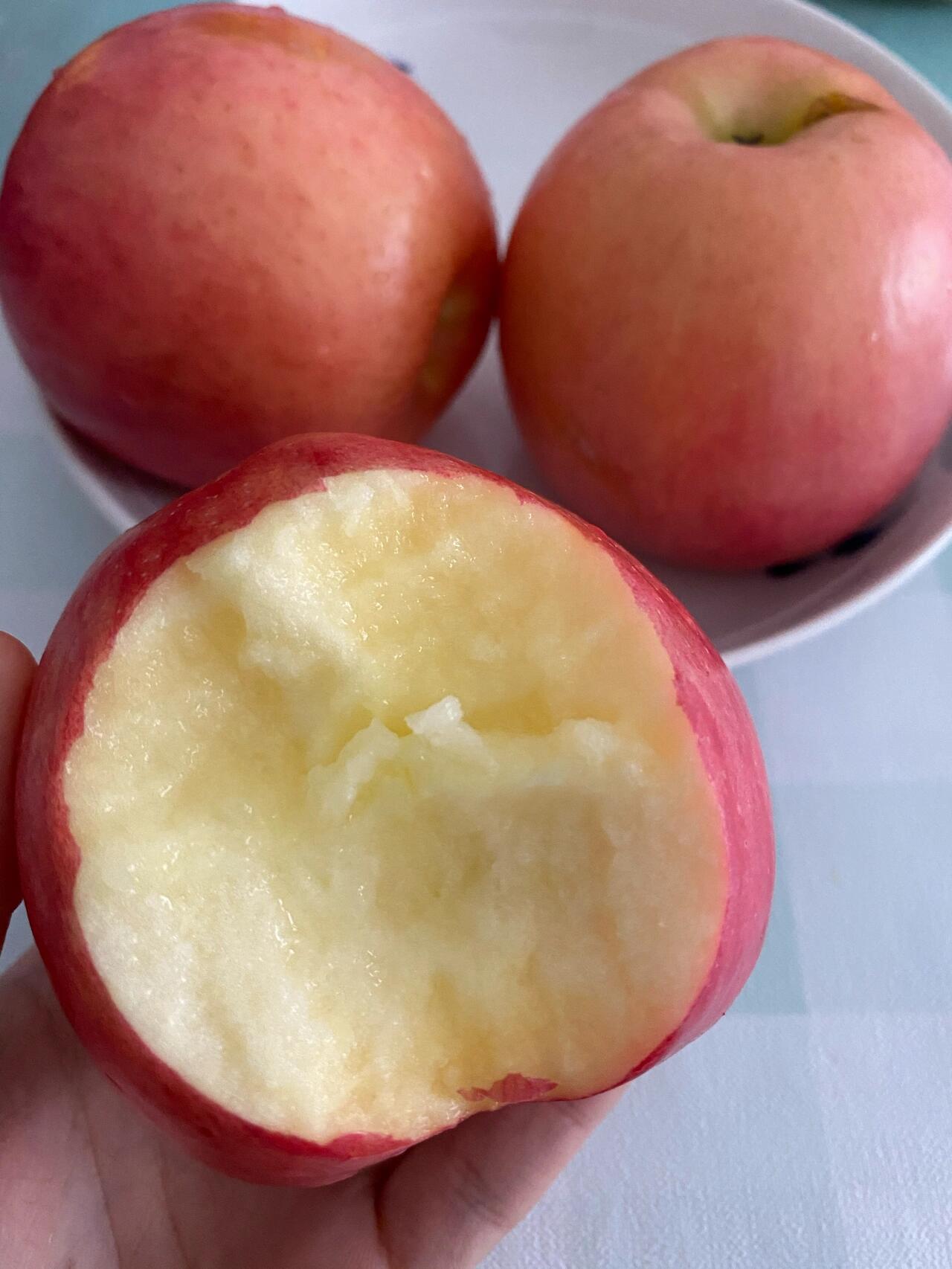 又大又甜又脆又红的大苹果🍎 红润饱满，果 配图2