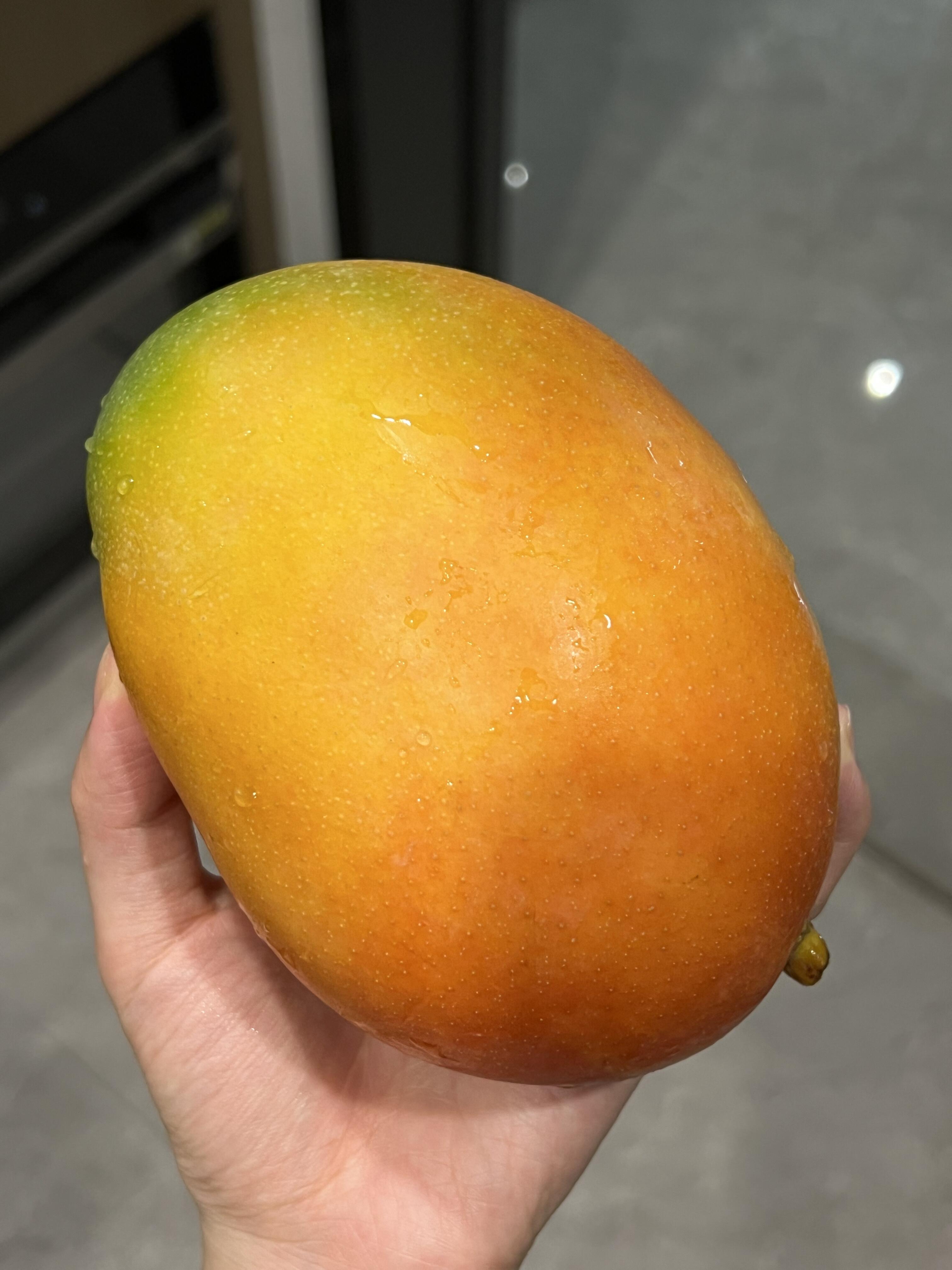 🥭 凯特芒肉厚核薄！ 个头大一个吃到爽🍮 配图3