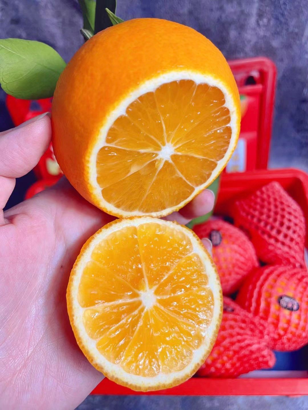 🍊爱媛果冻橙 圆润饱满，一吸爆汁超过瘾😋 配图3