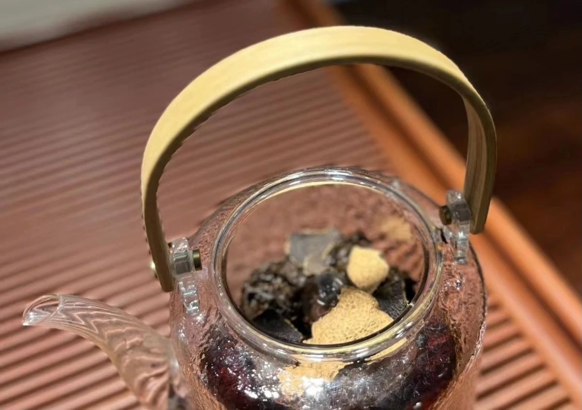 秋冬的早上喝熟茶，才是迎接冬天最好的方式