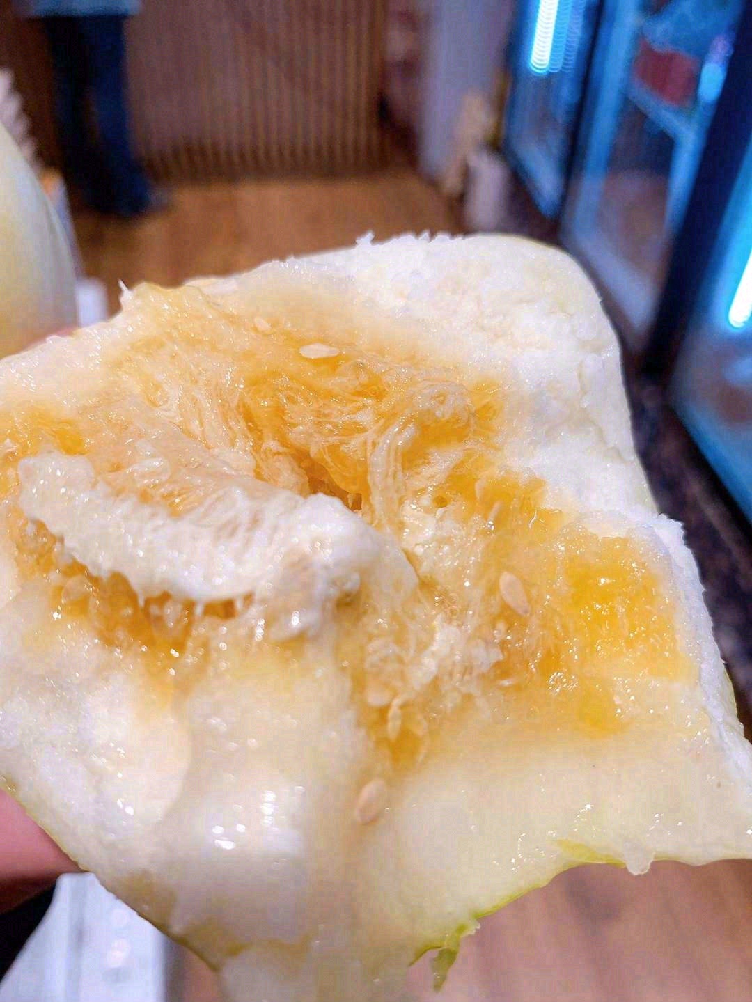 🍥白色的果肉，看上去汁水特别多💦 亮晶晶 配图2