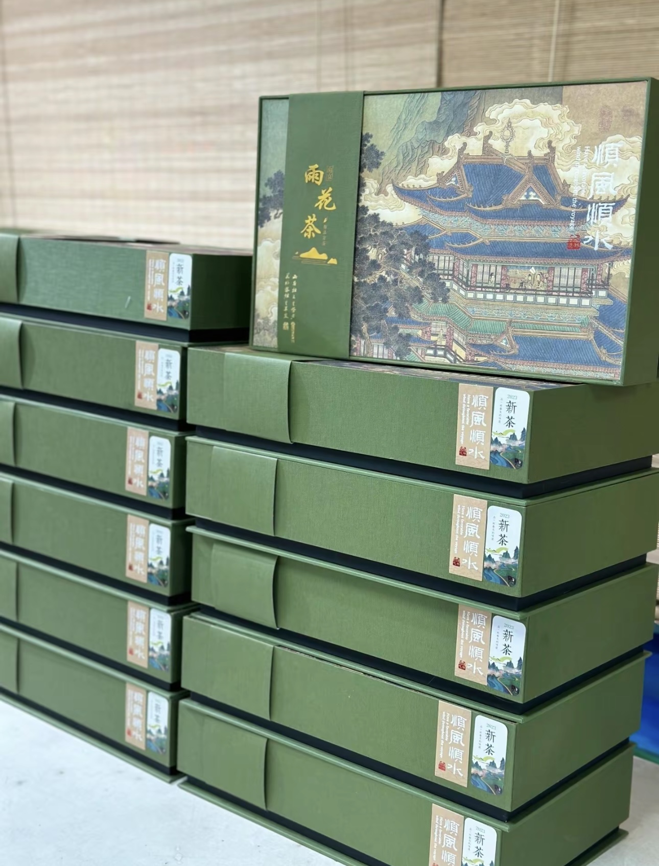 秦淮河畔的春风拂过整个金陵 ， ～是雨花 配图3