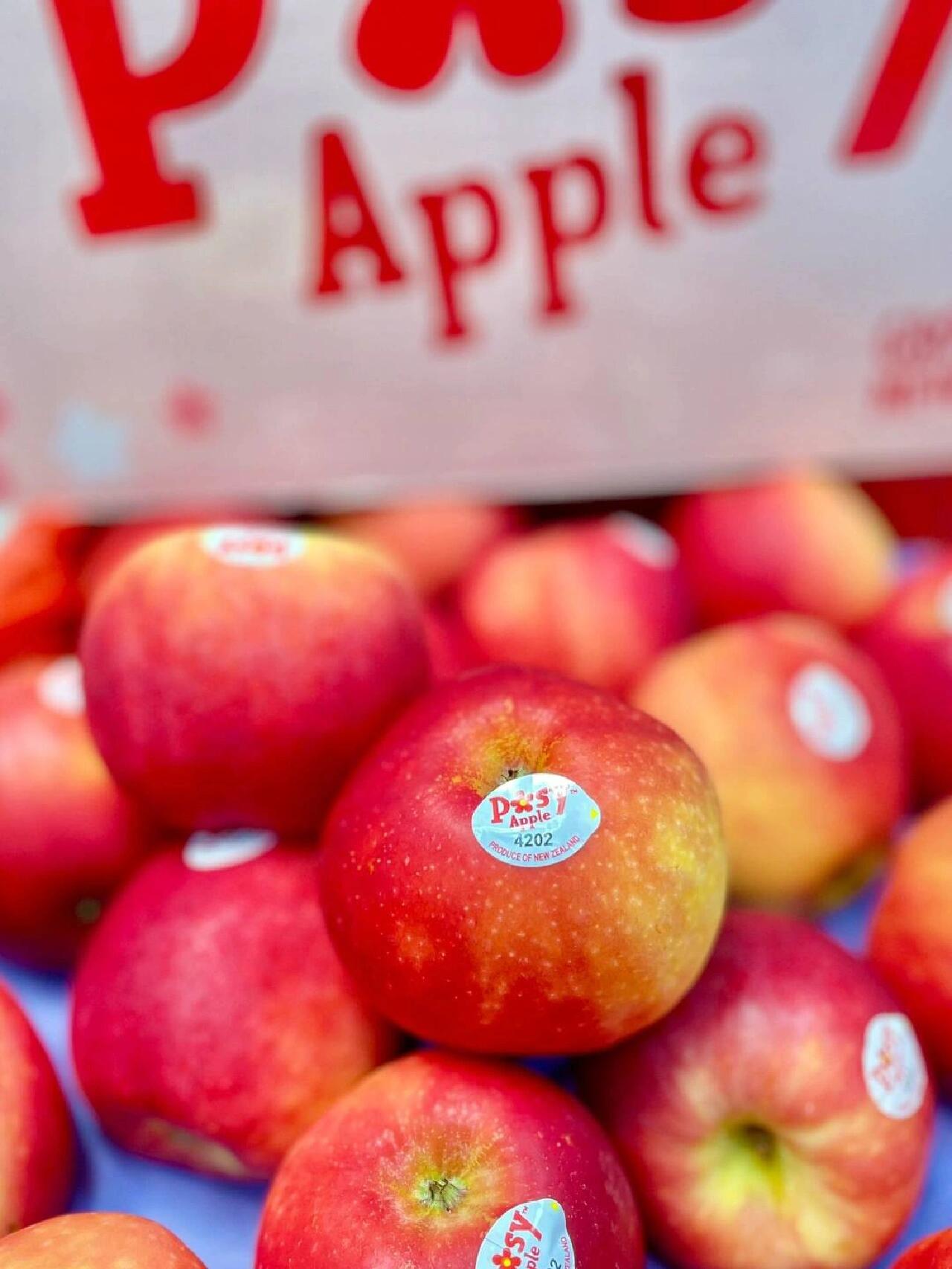 新西兰小花苹果🍎 颜色亮红略带粉色✨娇嫩 配图1