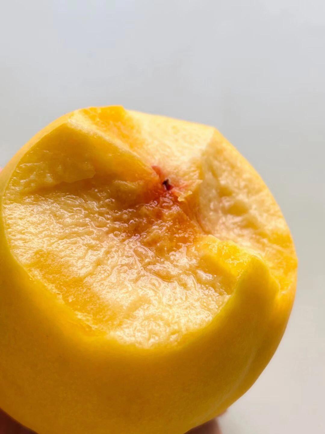 🍑🍑好桃不要错过哦😎 👉 新鲜黄桃，香甜 配图1