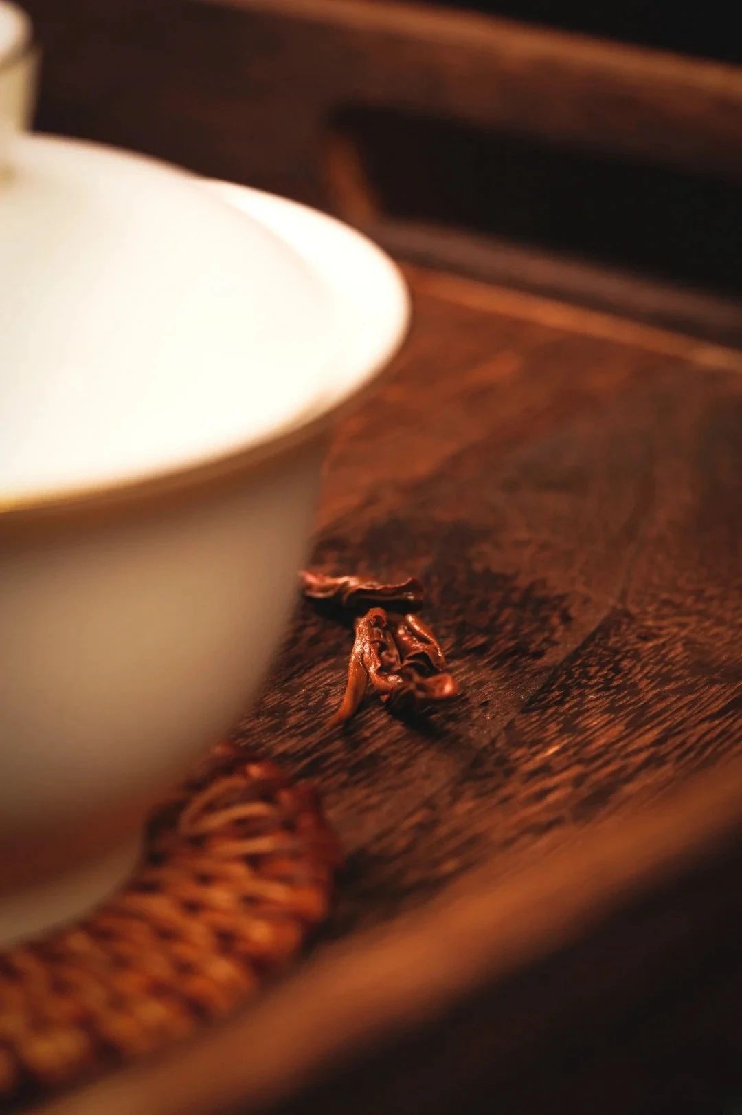茶静心 ㊖㊖ 坐看茶盏 财运从四海八方来