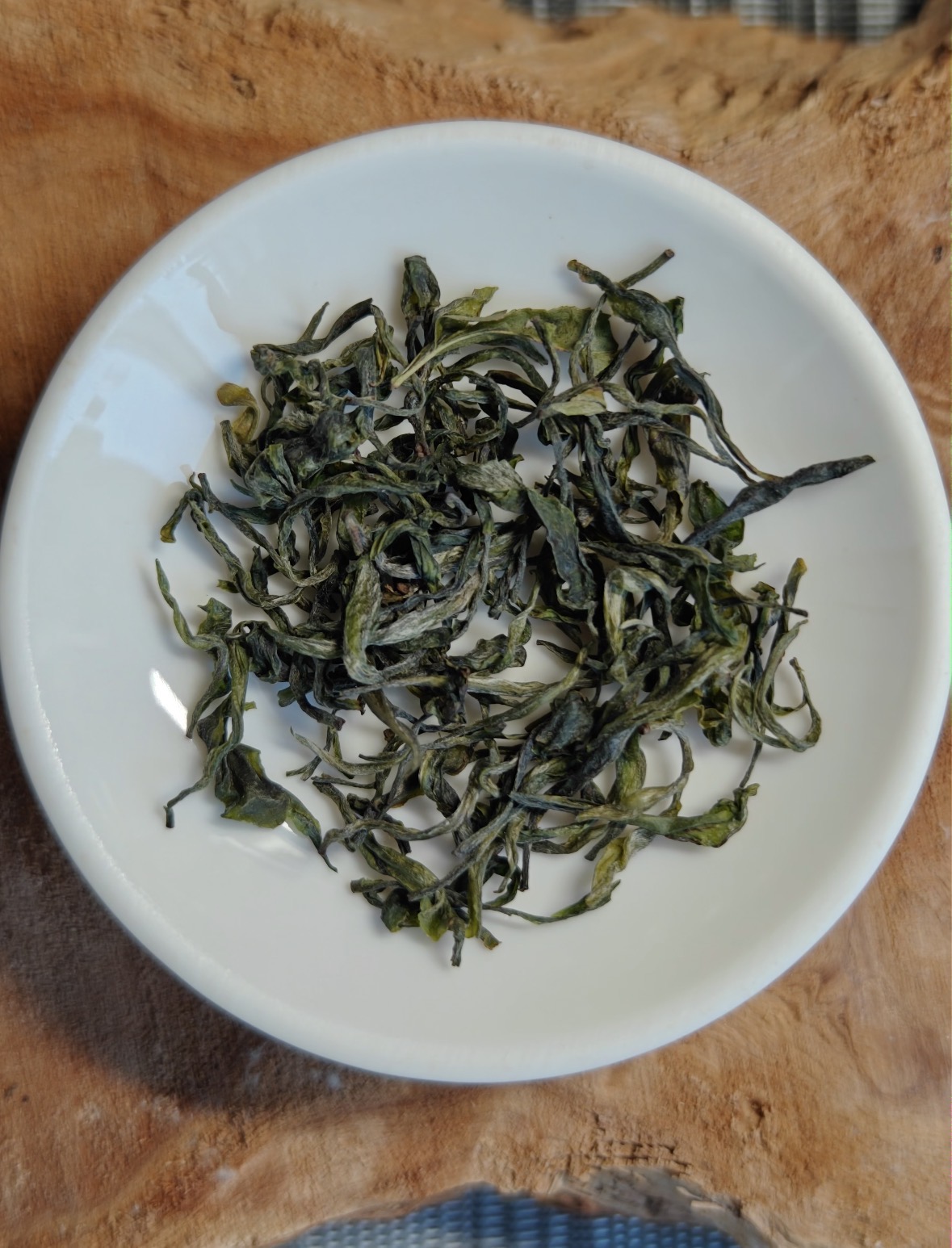 🌱 春水初生，春芽初醒。九龙山野茶，头采 配图1
