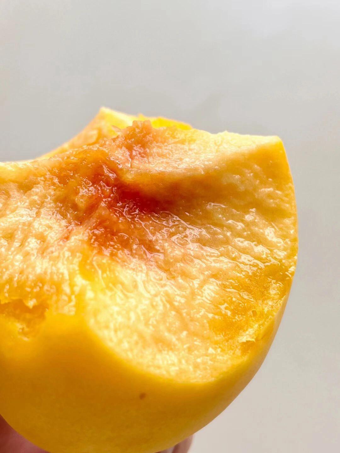🍑🍑好桃不要错过哦😎 👉 新鲜黄桃，香甜 配图2