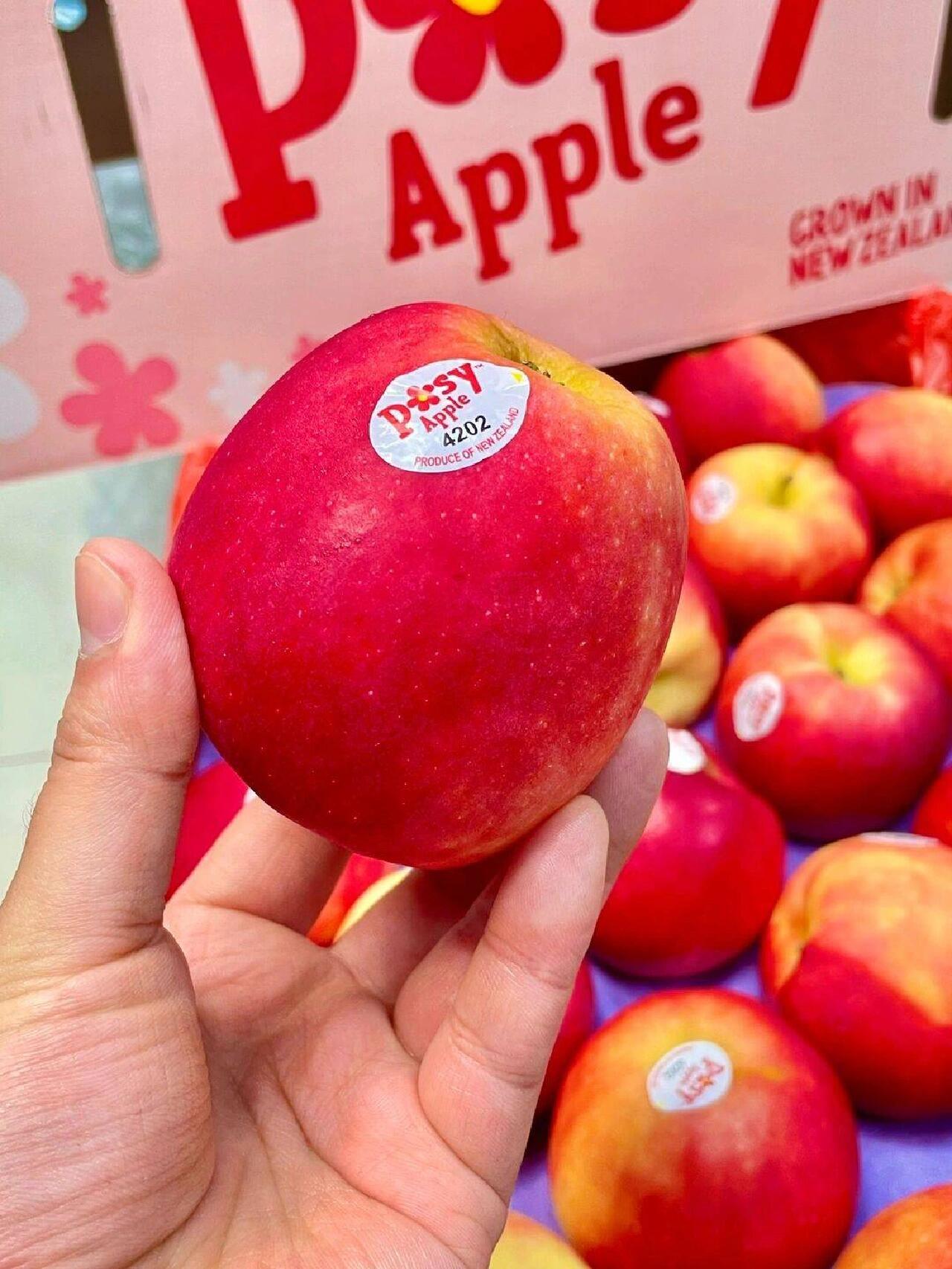 新西兰小花苹果🍎 颜色亮红略带粉色✨娇嫩 配图2