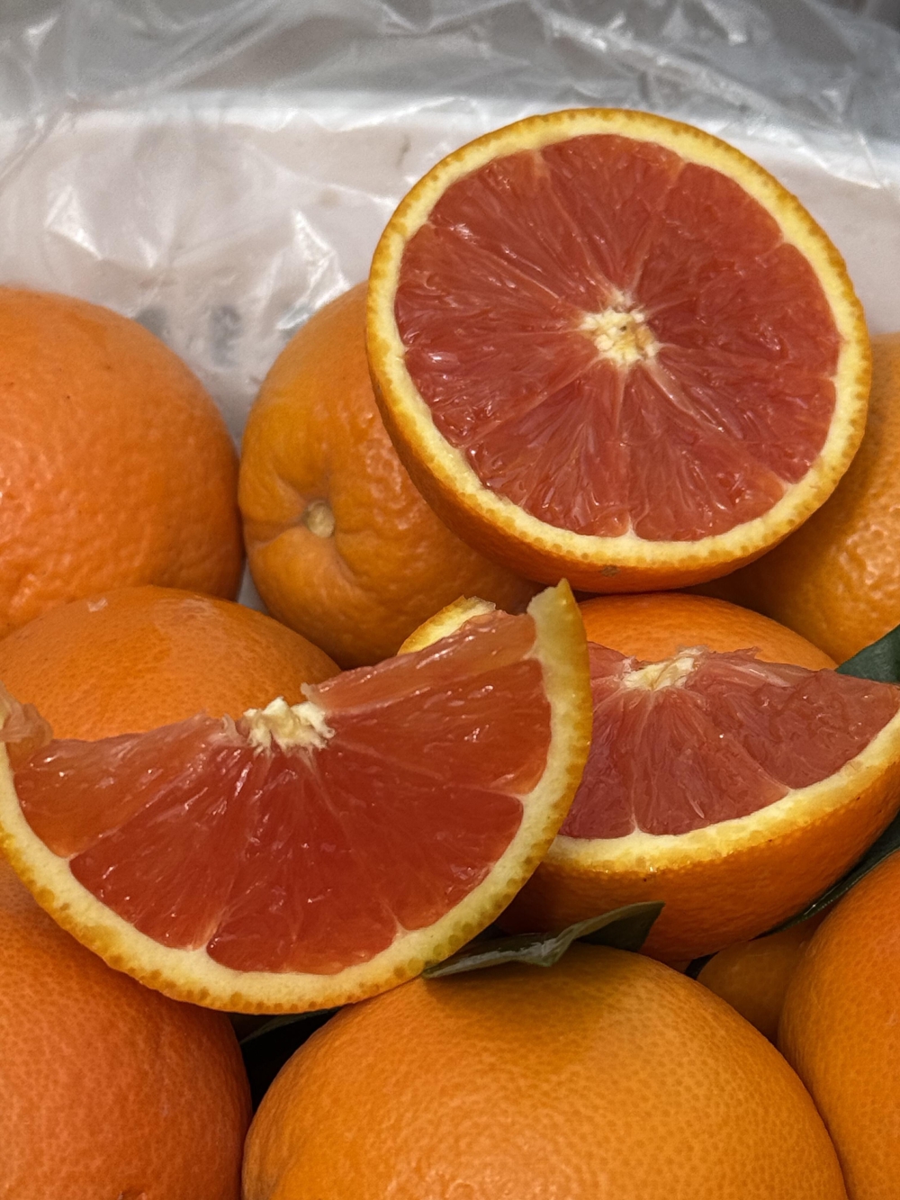 红橙🍊应季的鲜橙，好吃吖卡拉红橙🍊薄皮多 配图2