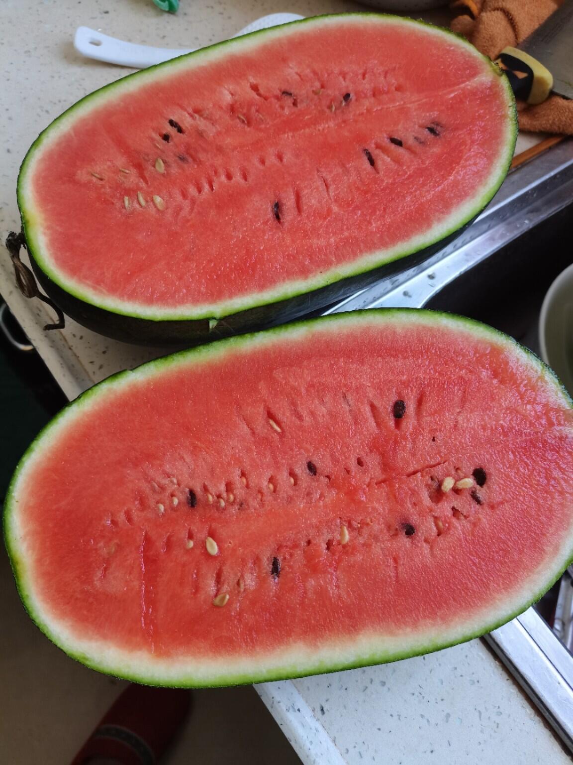 🍉 黑美人西瓜清凉解渴！ 果肉红润多汁， 配图2