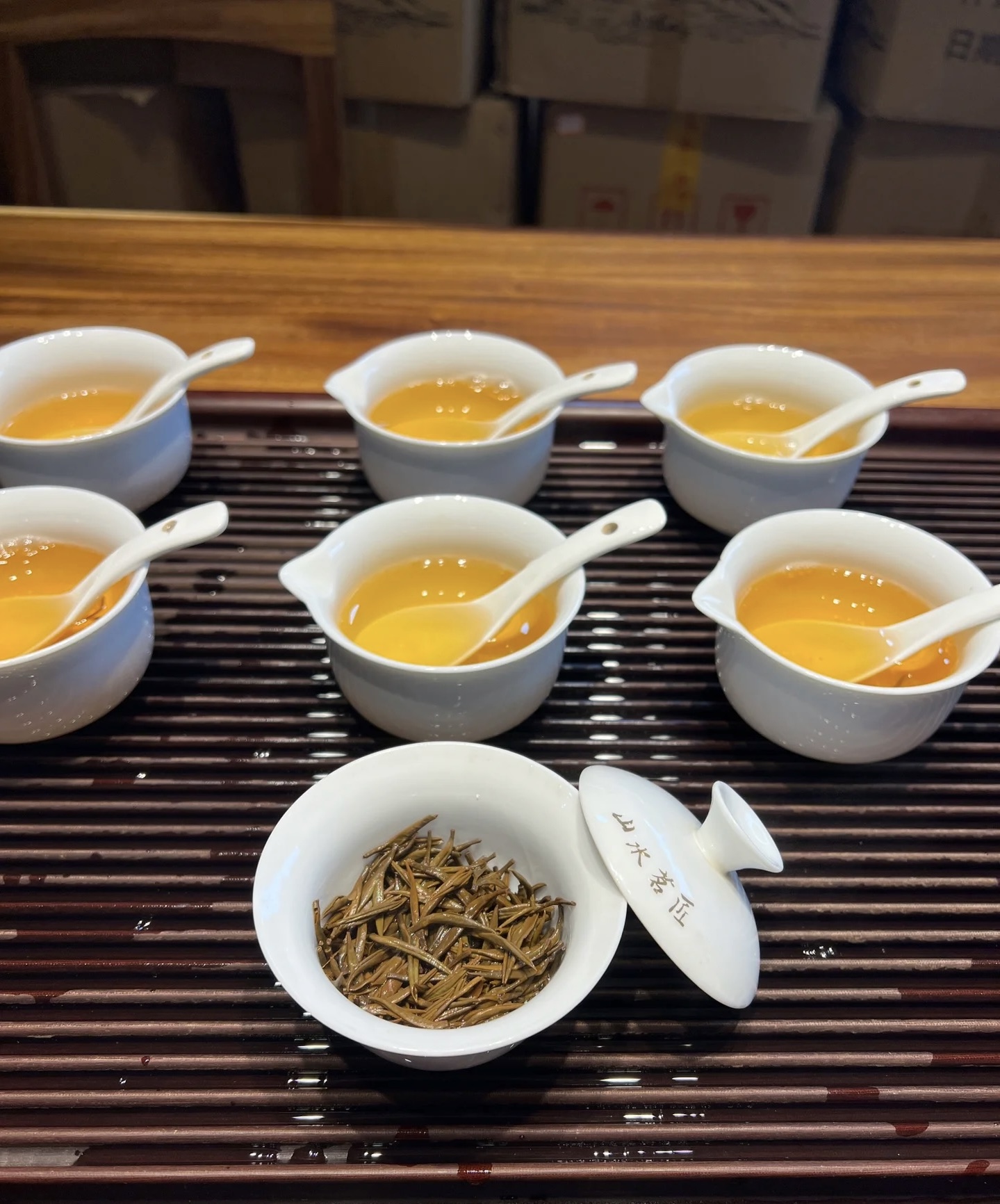 优质茶叶，传统工艺。茶香绕梁，口感顺滑。 配图3