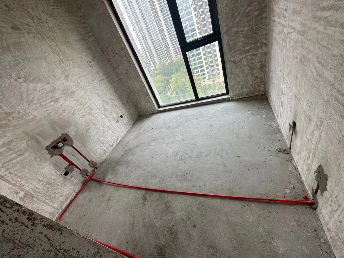 最美的不是下雨天， 而是还在努力干活的人 配图1