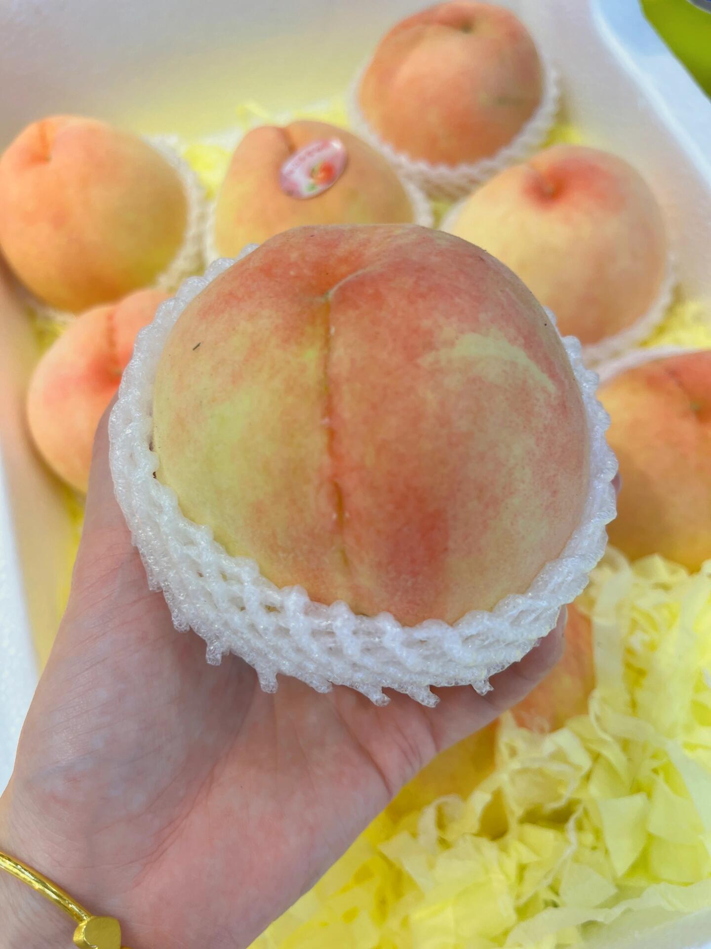 🍑开启夏日里的蜜桃约定😘 脆甜脆甜的！桃 配图1