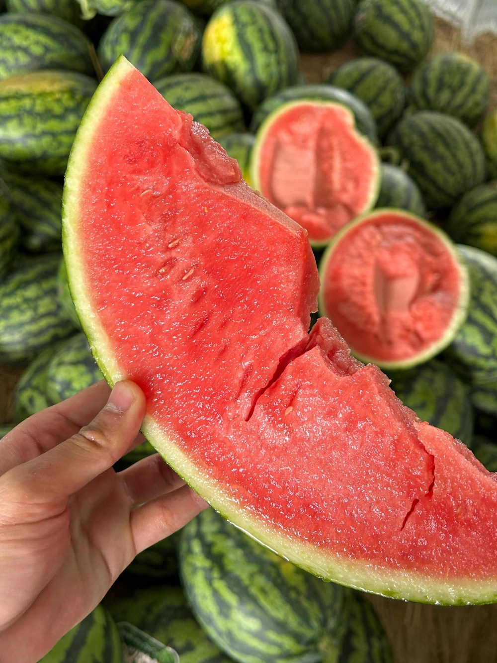 无论吃西瓜🍉还是会觉得甘美4k更出色～  配图1
