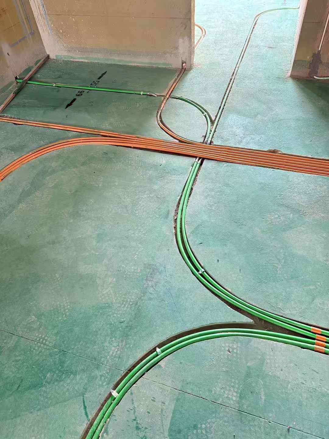 装修工地，是我们兑现承诺的战场。 每一个 配图3