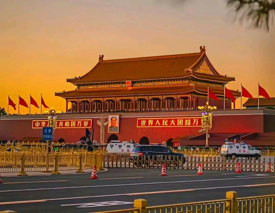 装修人文案库内部福利——《国庆节发圈配图素材》 祝装修人节日 配图6
