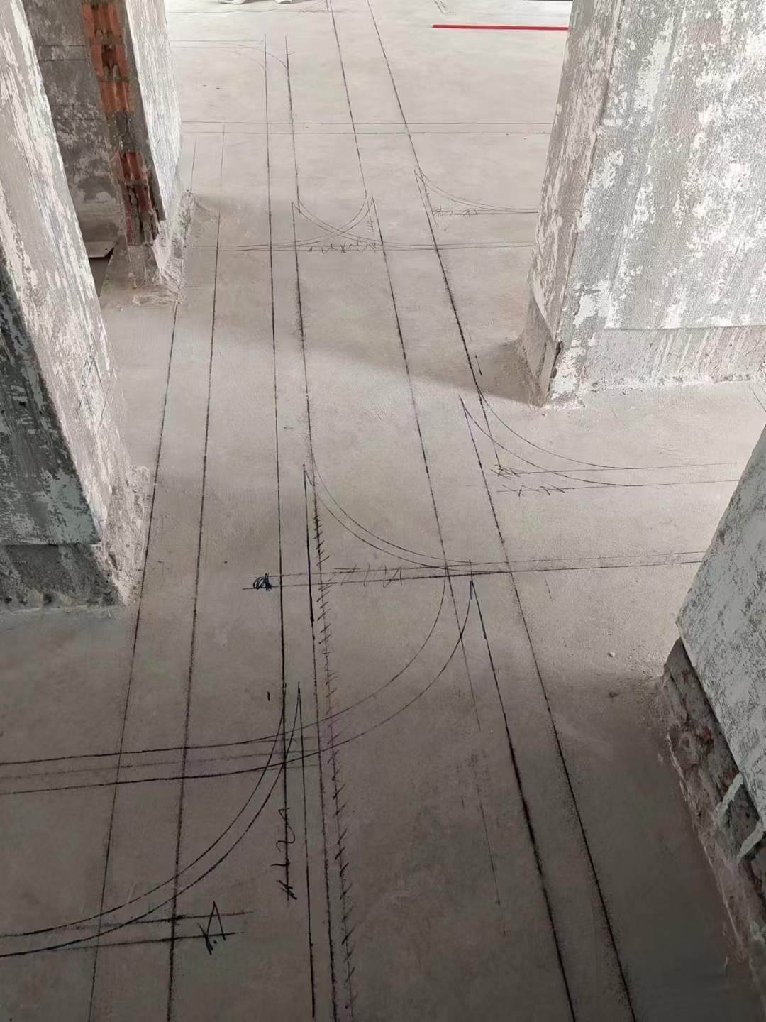 要想施工质量好，‮地工‬就要‮天天‬跑  配图1