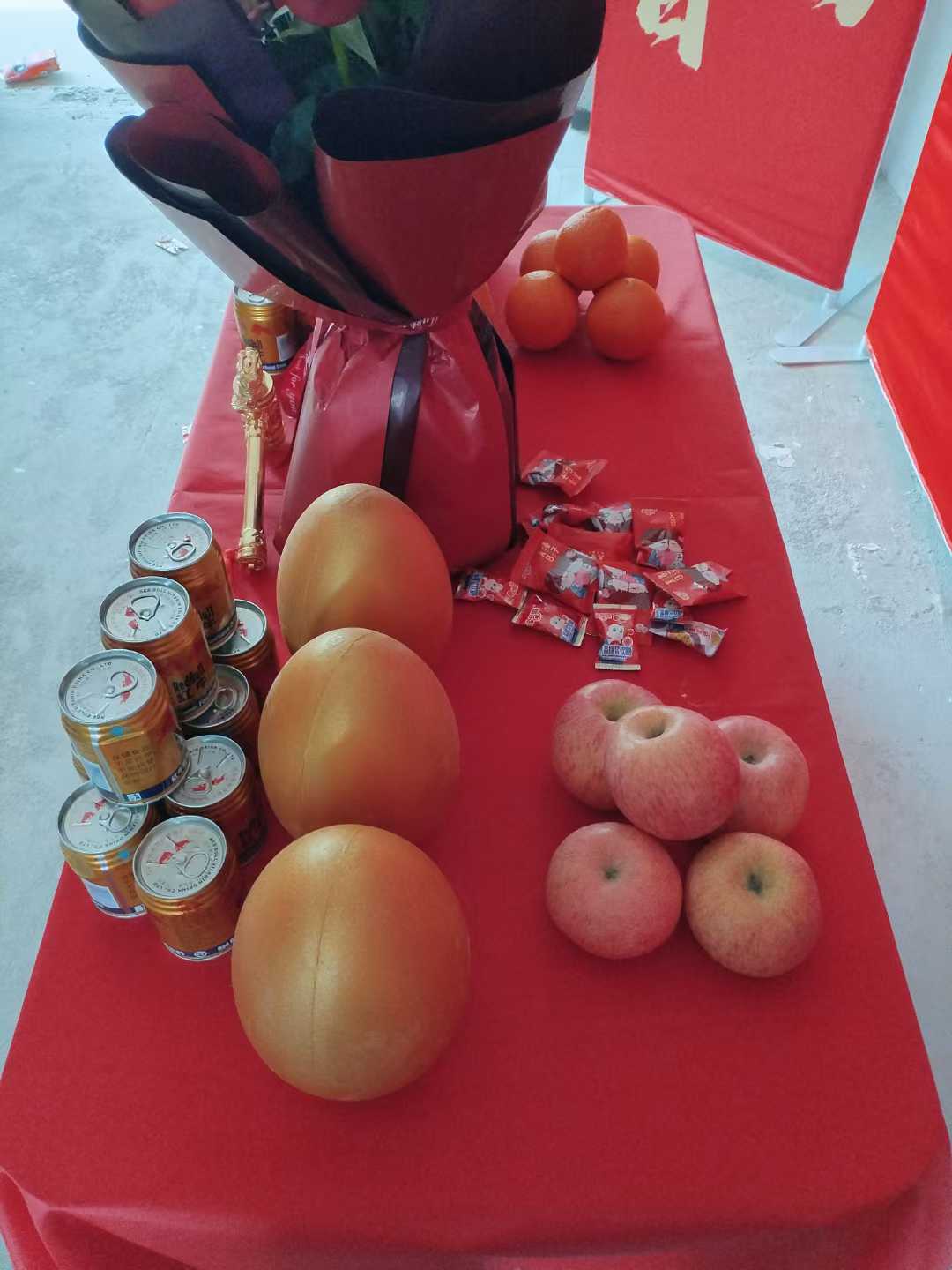 材料有优劣，工艺分粗细，价格自然有差异。 配图2