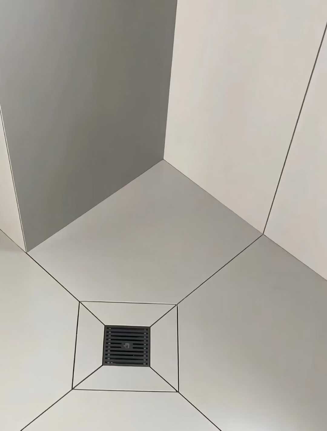 装修这行， 热闹的是表面，难的是人心。  配图1