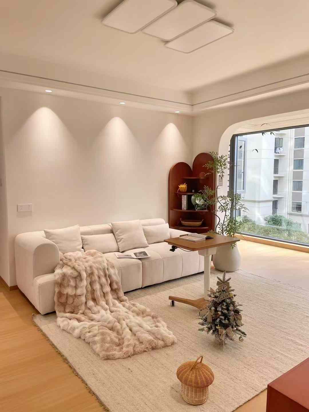 60×120木纹砖配大白墙 软装搭配喜欢 配图2