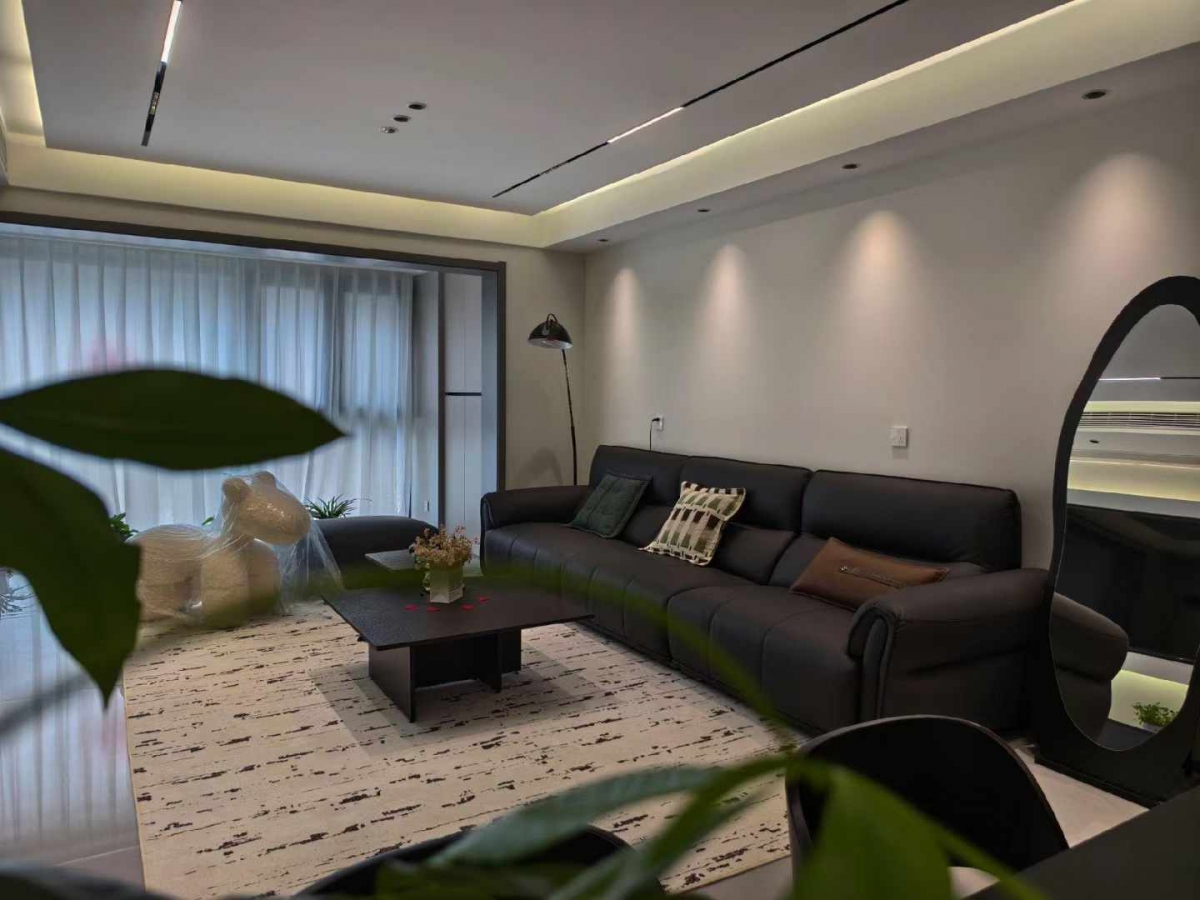行业竞争越来越激烈， 我们不卷价格， 只 配图2