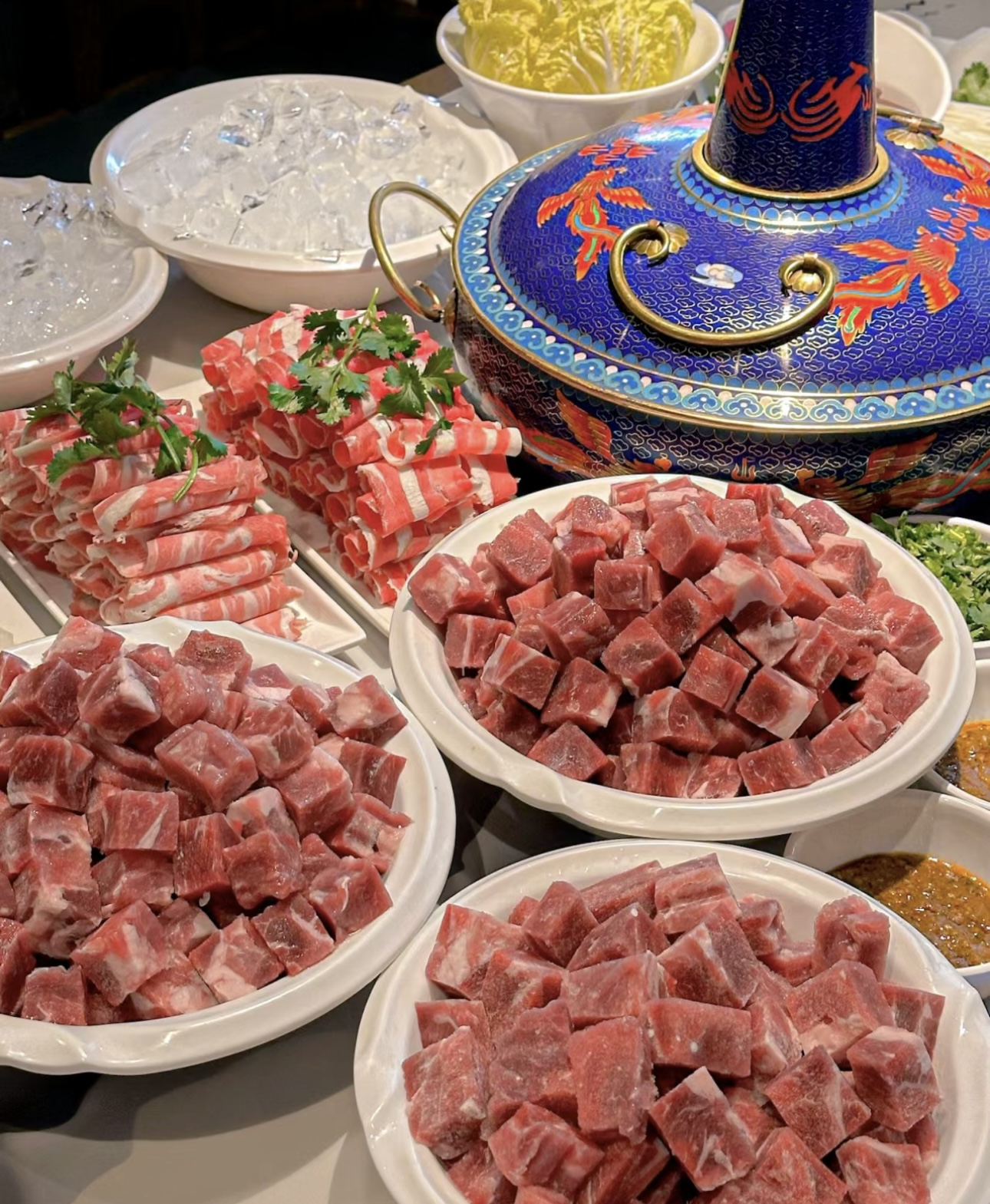 冰煮羊火锅，新奇体验！冰块锁住羊肉鲜嫩， 配图1