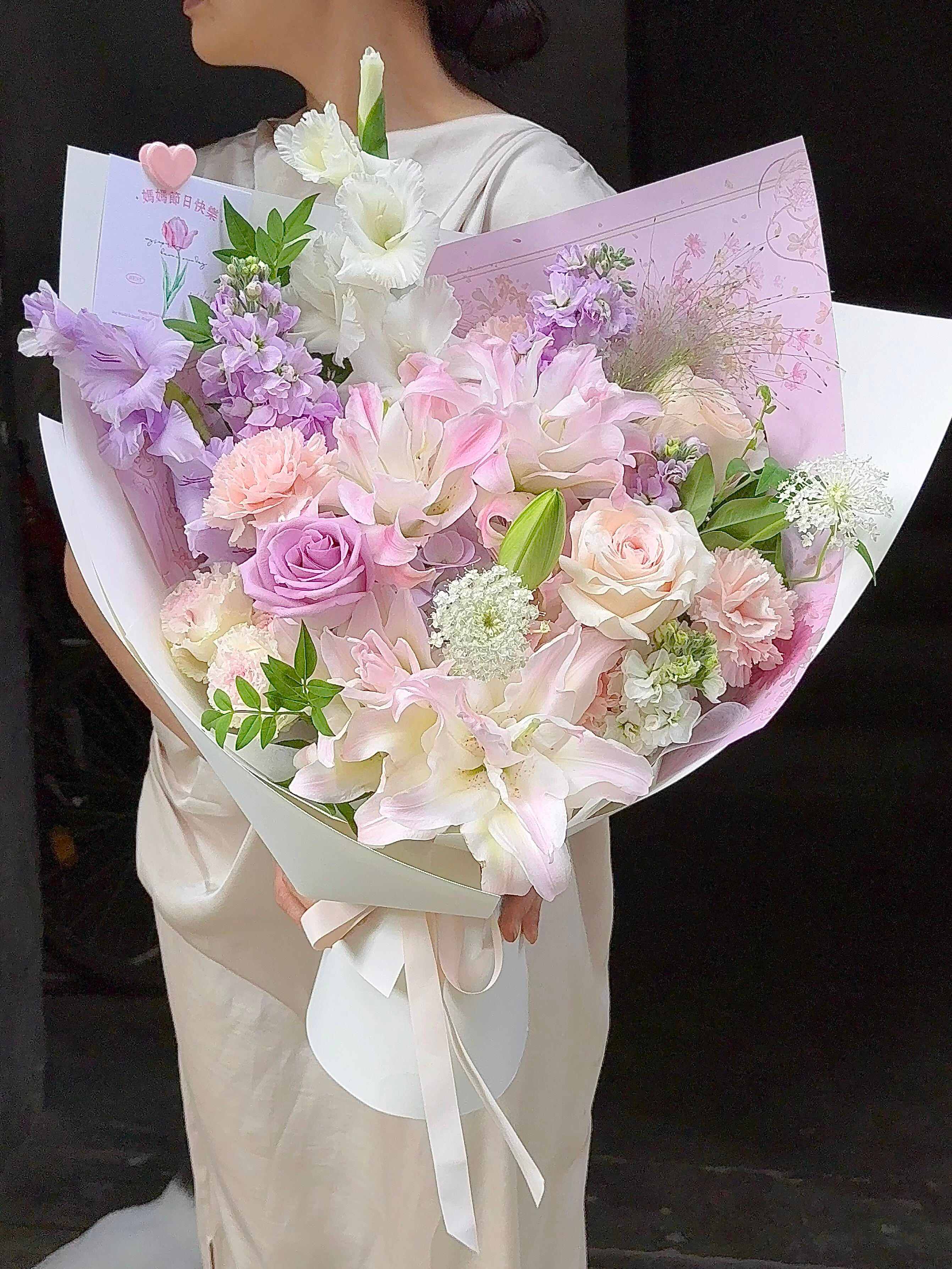 百合自带温婉气质 混搭繁花更显大气高级✨ 配图1