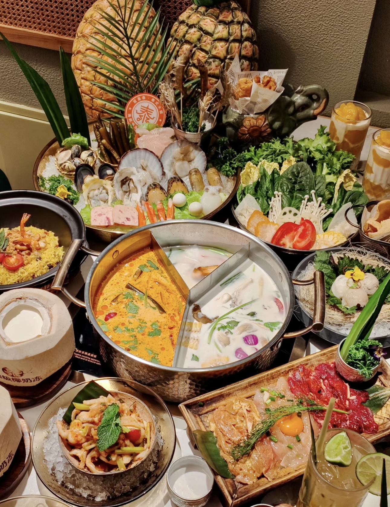 品味泰式火锅，感受异域风情。浓郁冬阴功汤 配图1