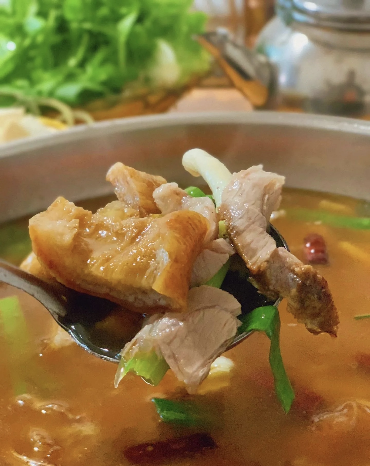 云南富源酸汤猪脚火锅来啦… 暖呼呼热腾腾的暖炉砂锅，开胃到飞 配图5