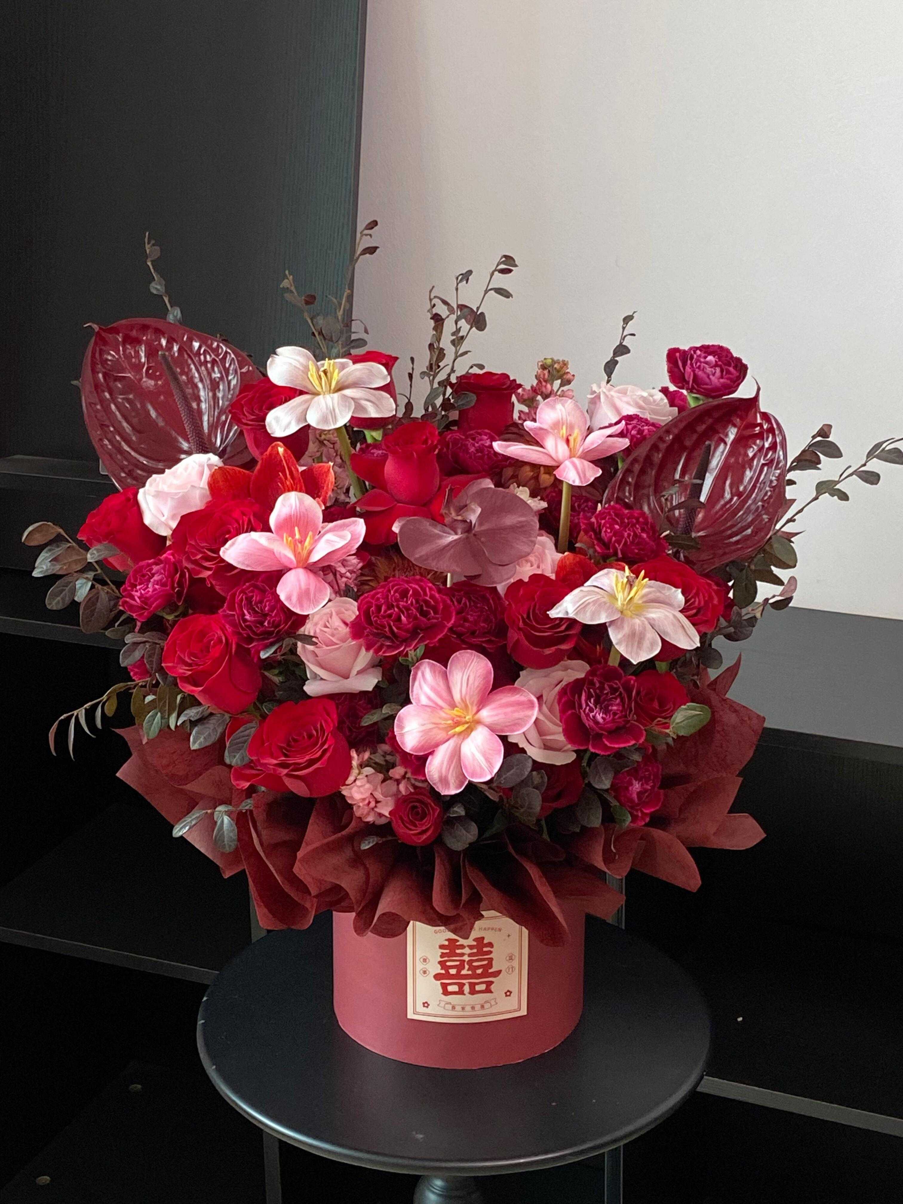 🌹红色繁花满满一桶 不管是贺新婚还是庆乔 配图1