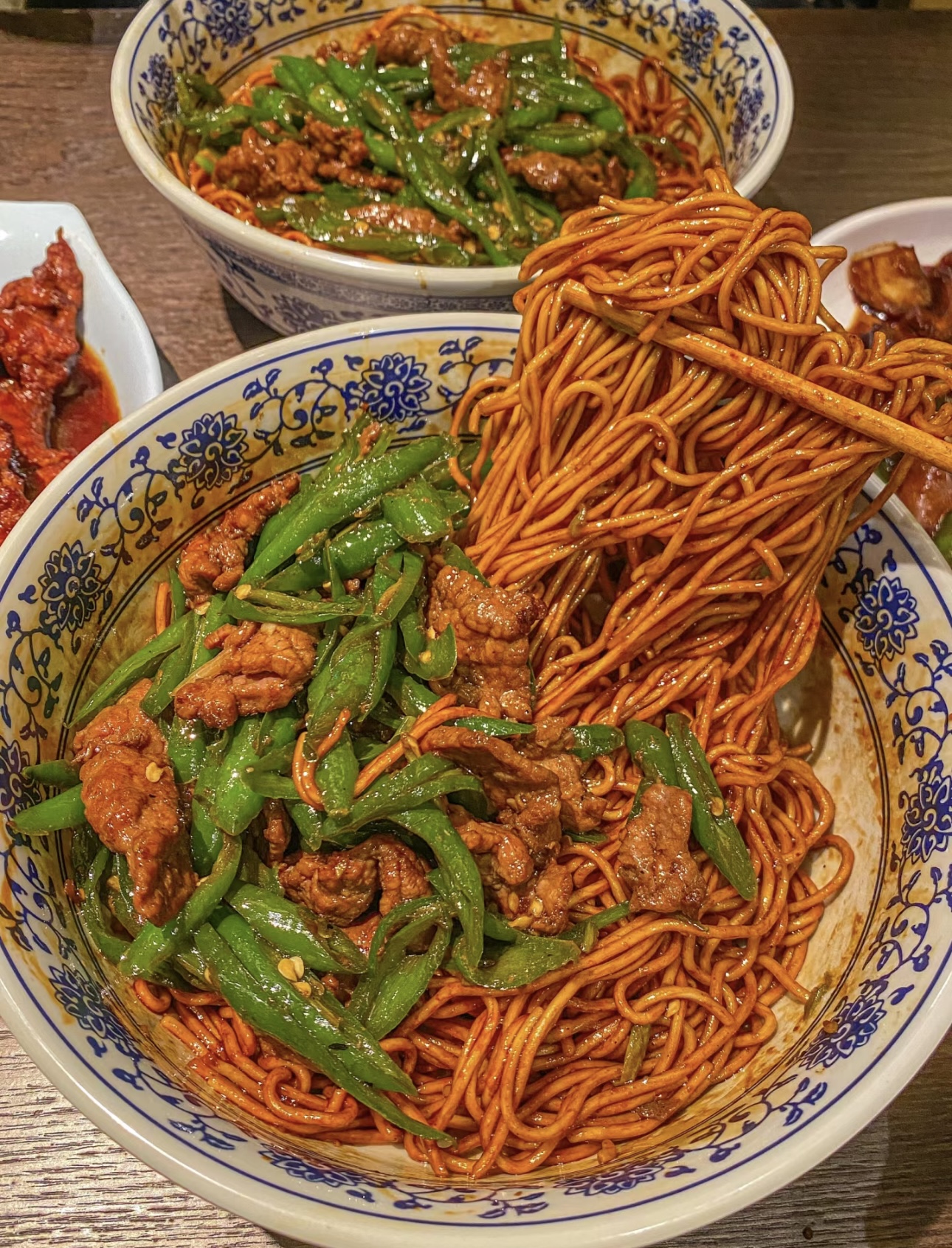 美味拌面，筋道面条与丰富酱料完美融合，搅 配图2