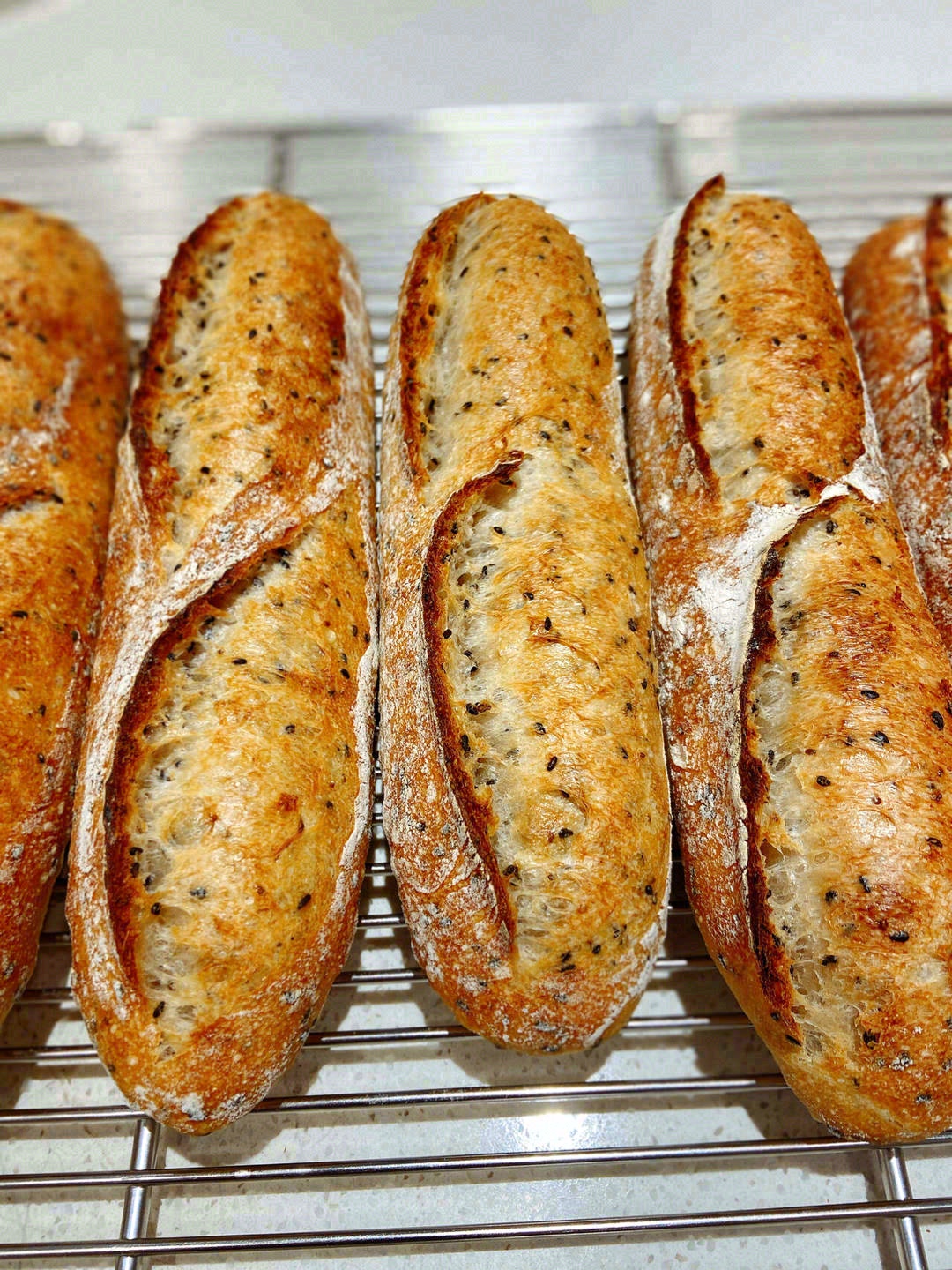 🥖 表皮松脆，内里柔软而具韧性🌀，嚼起来 配图2