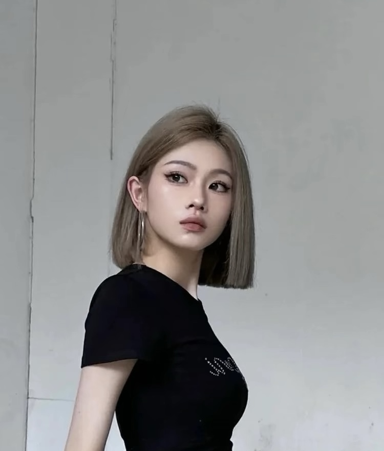 全网都在种草的一刀切发型 相信很多女生都 配图1