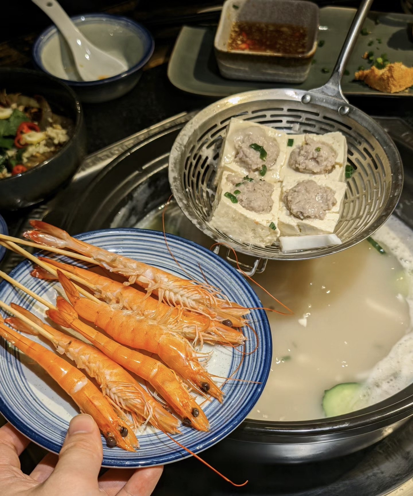 粥底火锅。细腻的粥底，搭配丰富食材，熬煮 配图3