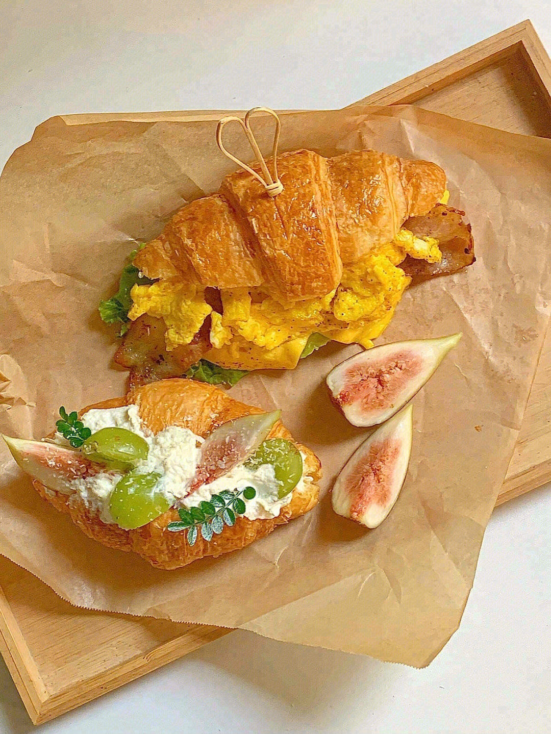 🥐牛角面包作为法式早餐的经典代表👍其浓郁 配图1