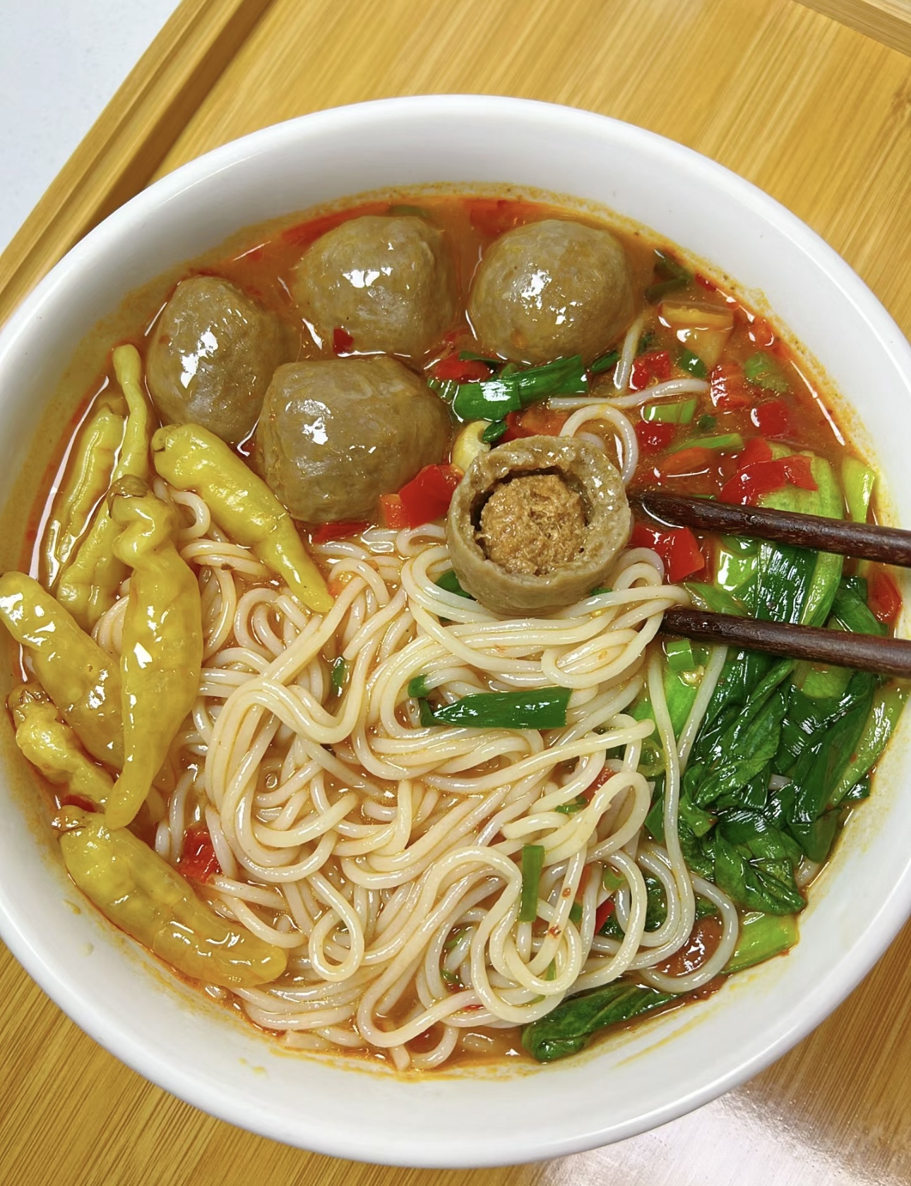 泡椒的独特风味，唤醒您的味蕾；牛肉丸的饱 配图2