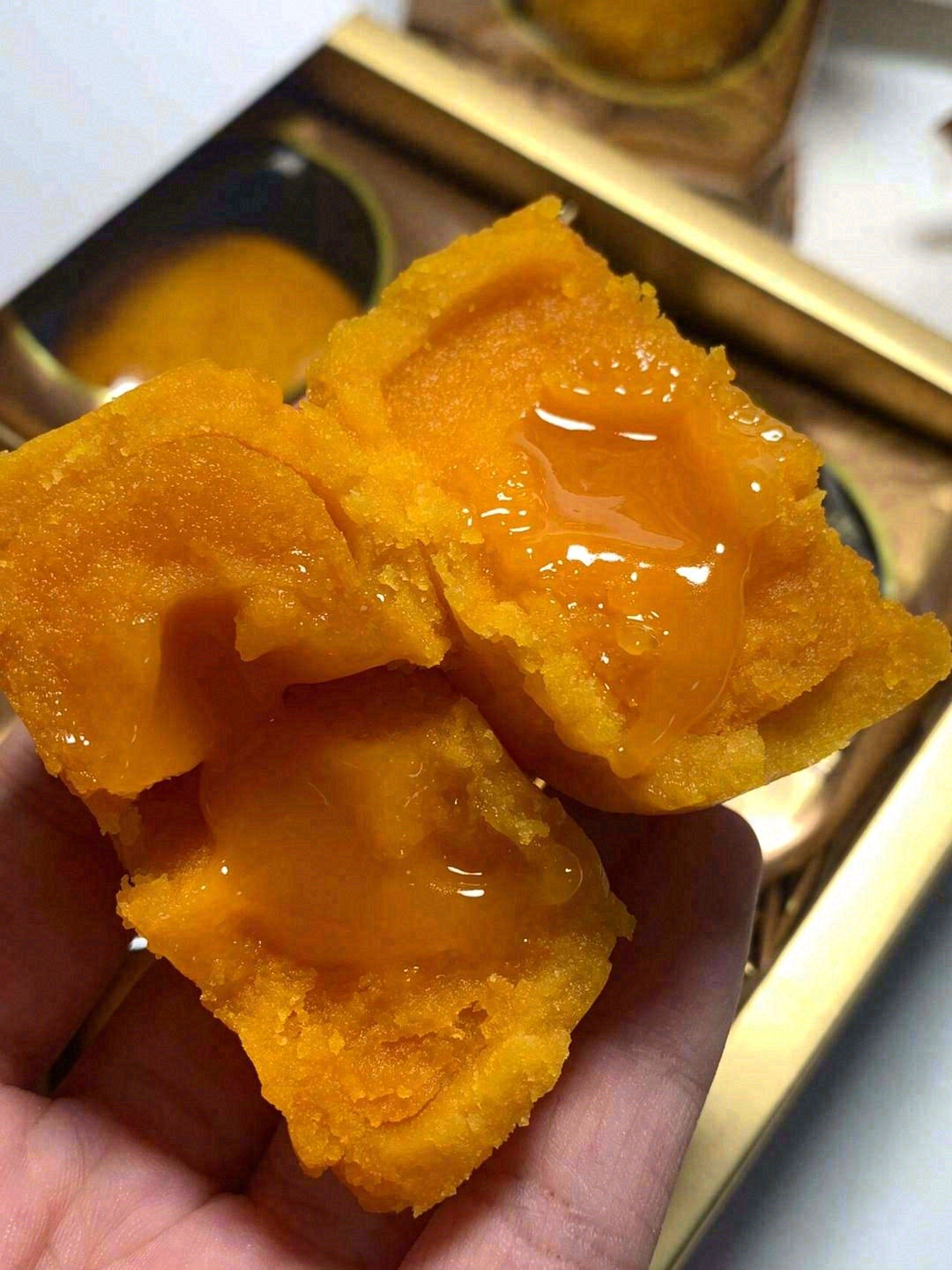 💛回油后的奶黄流心月饼超级超级软糯🥮 色 配图3