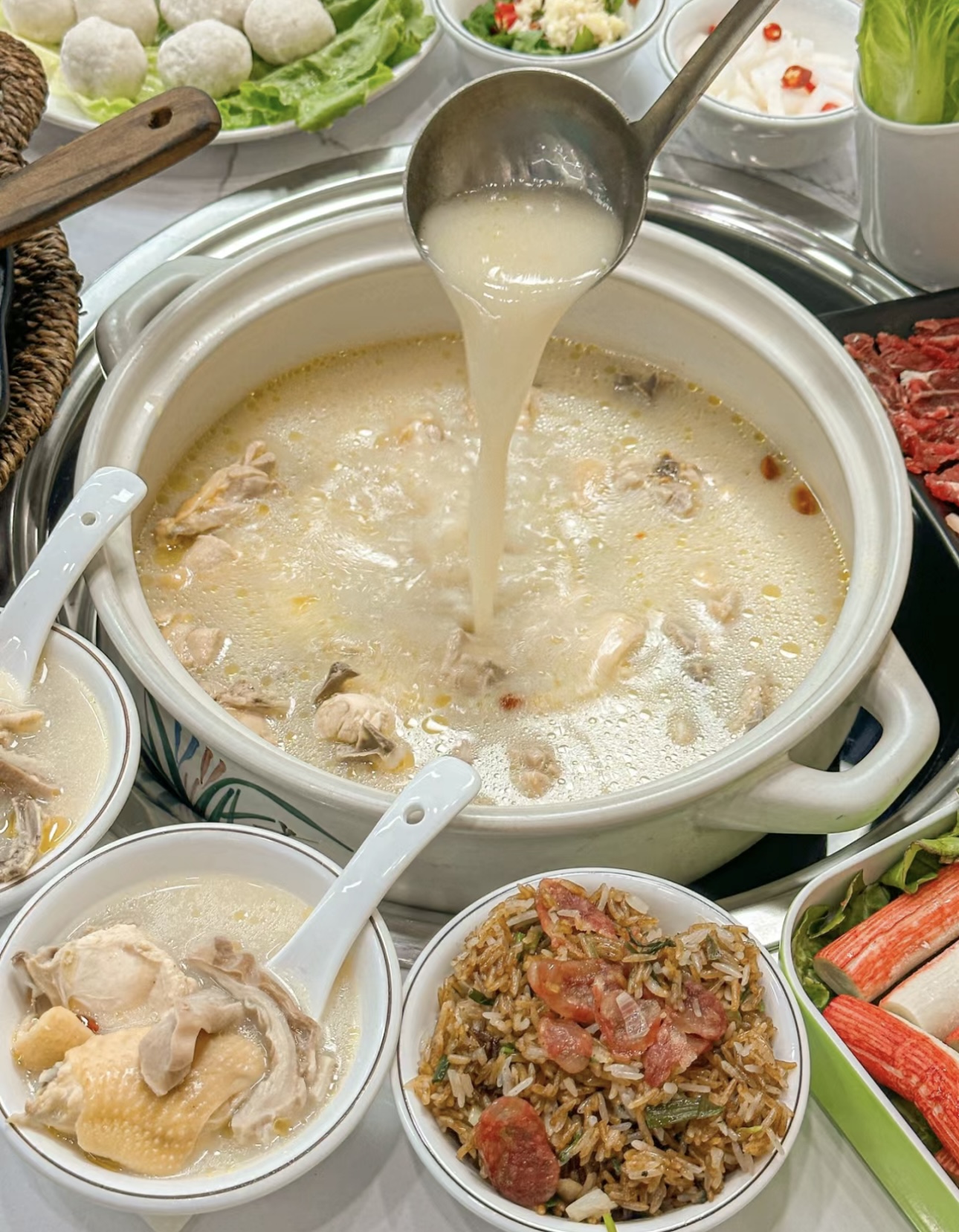 猪肚鸡，汤鲜味美。猪肚弹牙，鸡肉嫩滑，二 配图1