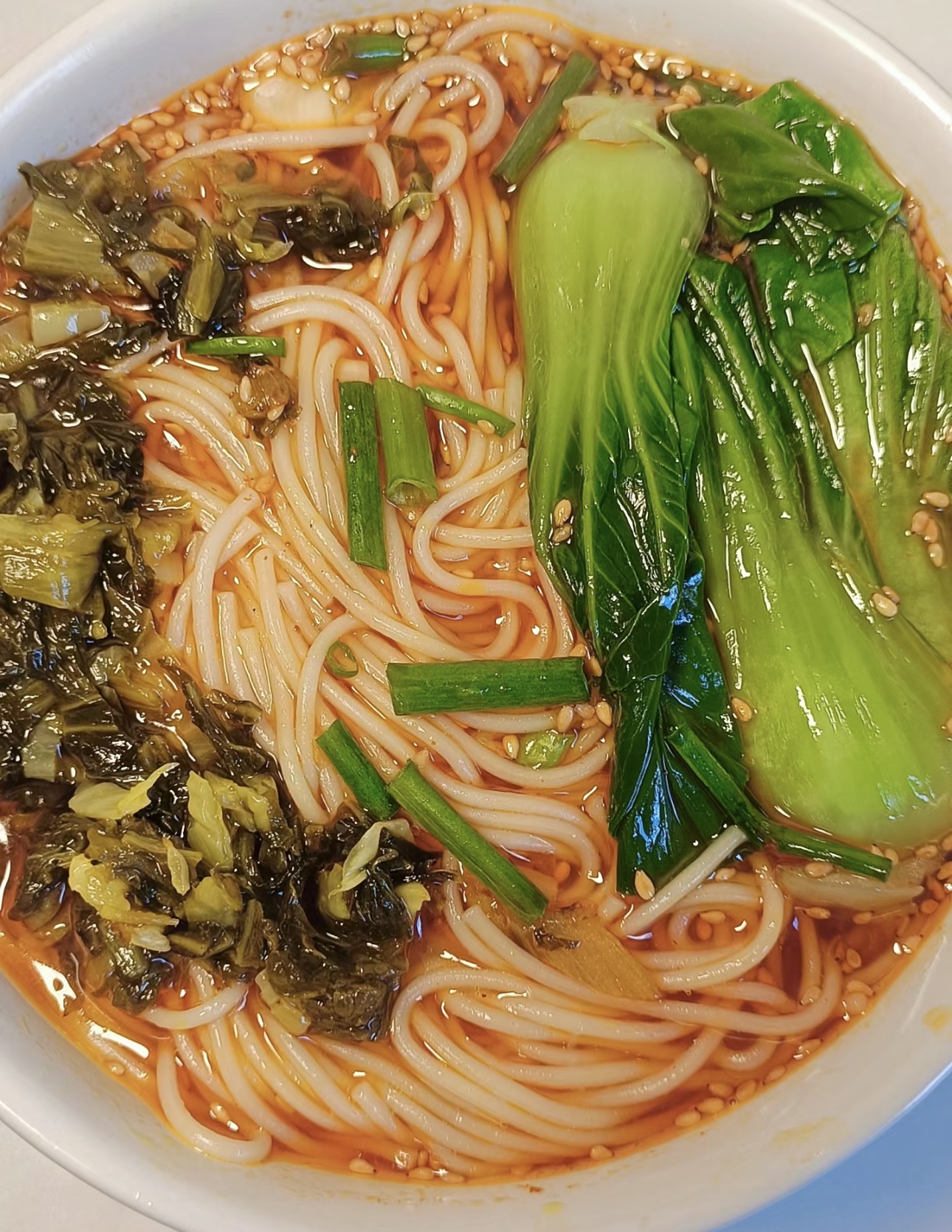 一碗酸辣汤面，是舌尖上的狂欢派对。酸辣交 配图2