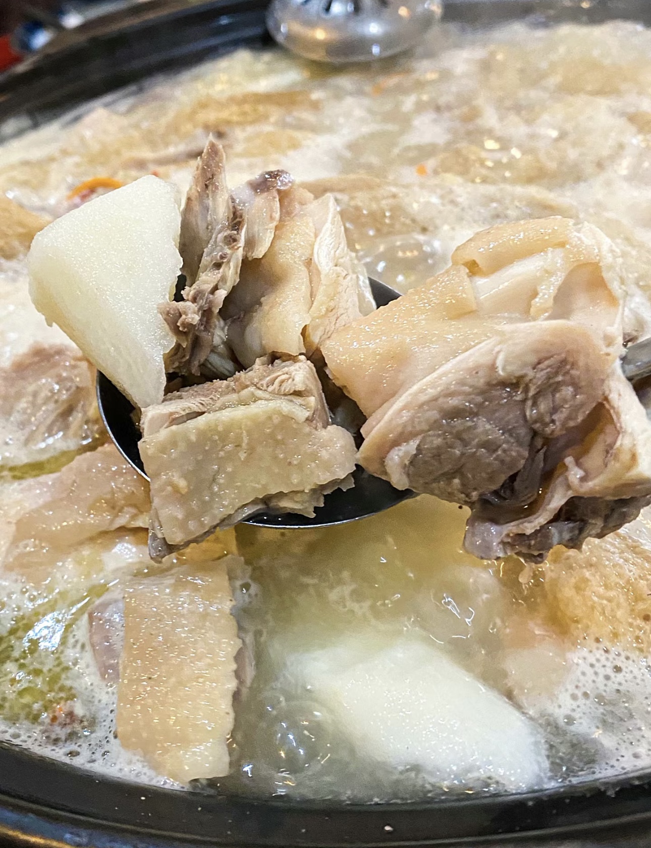山药鸡火锅，一口鲜，一口补。鸡肉的嫩滑与 配图3