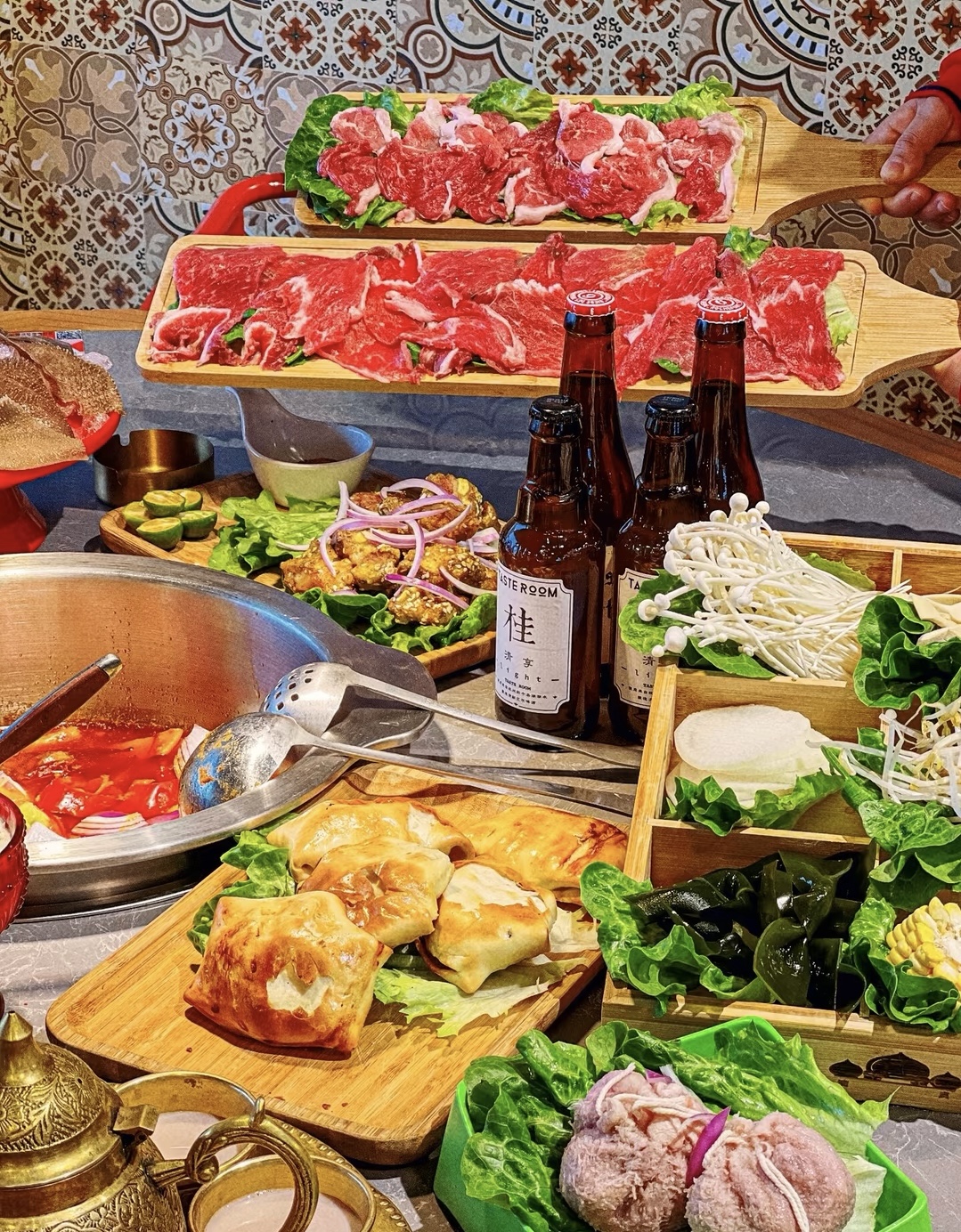 “有酒有肉 ，故事管够” “火锅一開 快 配图2