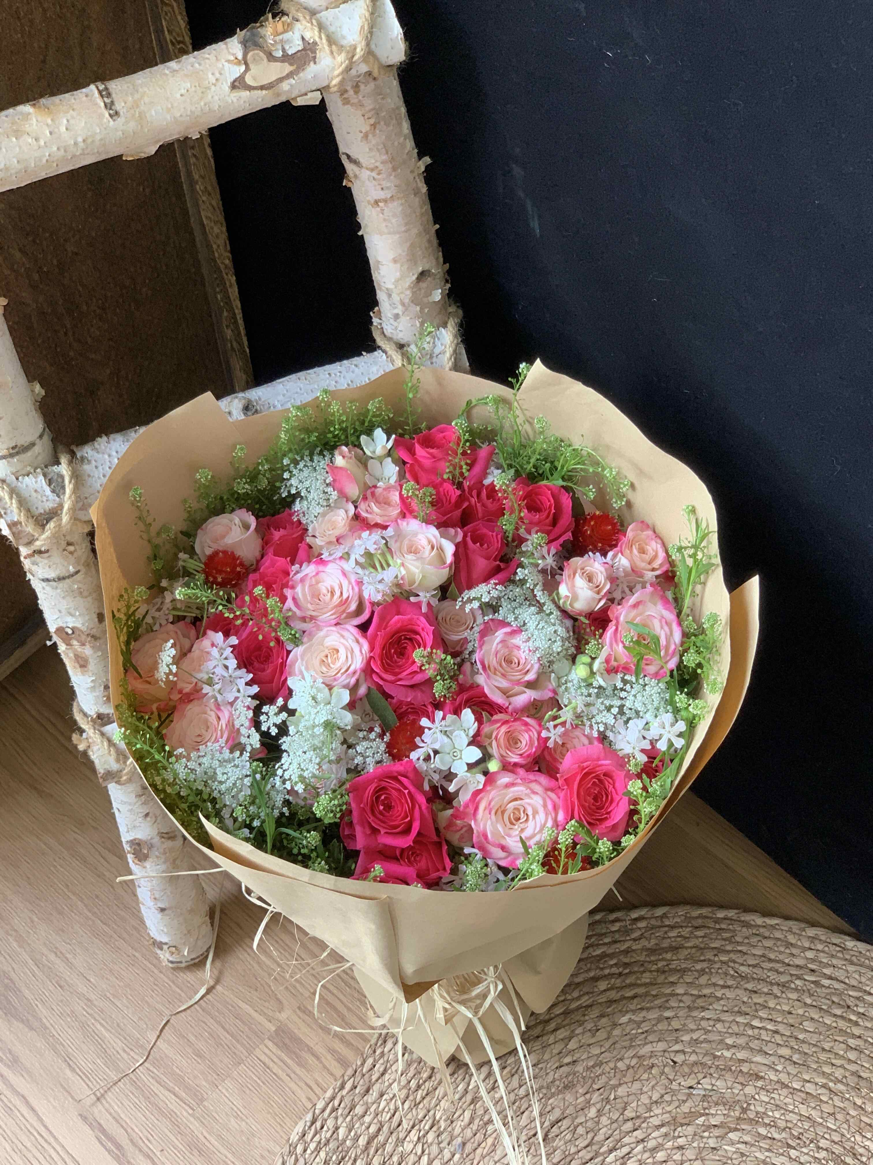 玫红色系自然风花束🌿 你是我枯燥无味🌼生 配图1