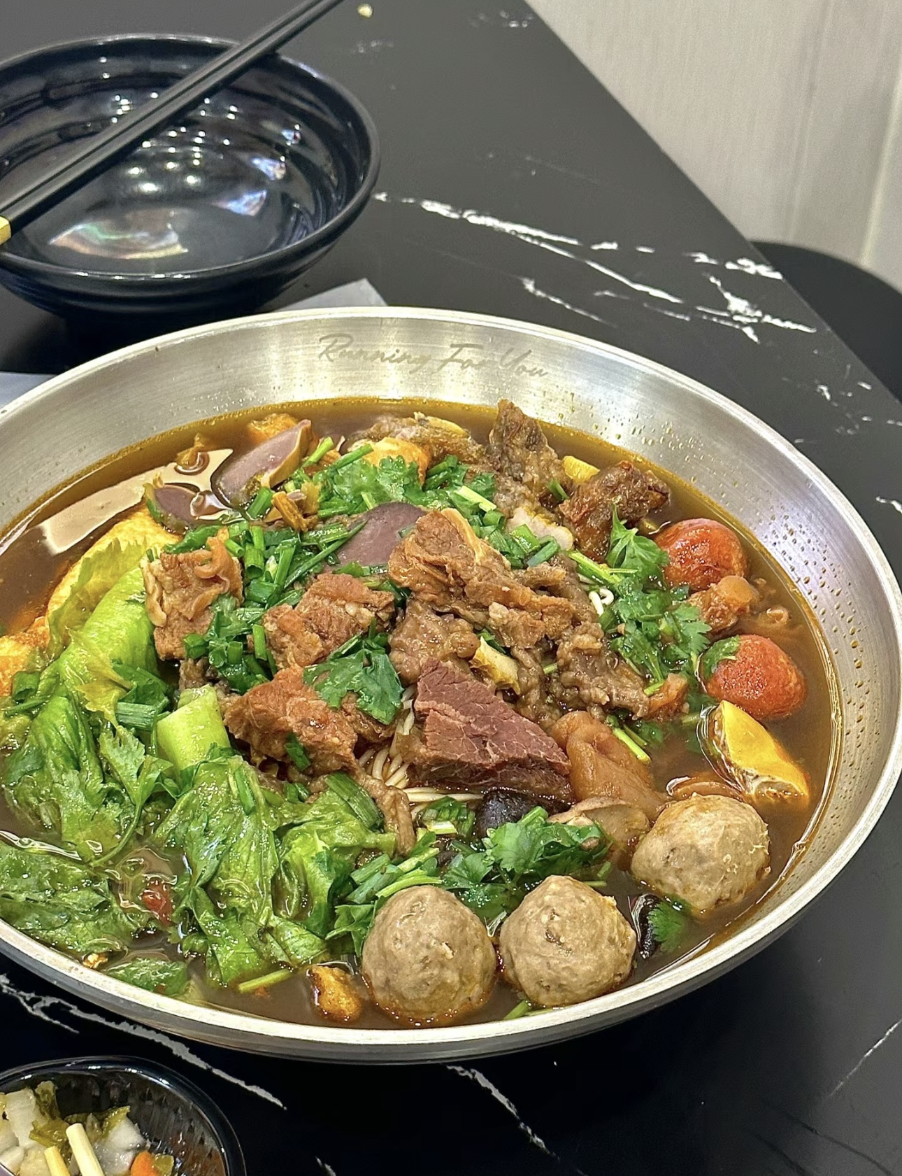 热气腾腾的牛肉面，是生活中的小确幸，那牛 配图1