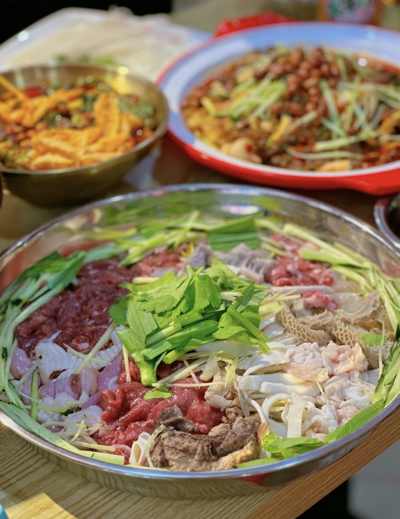 令人垂涎欲滴的牛杂火锅！精选的牛杂，在锅 配图2