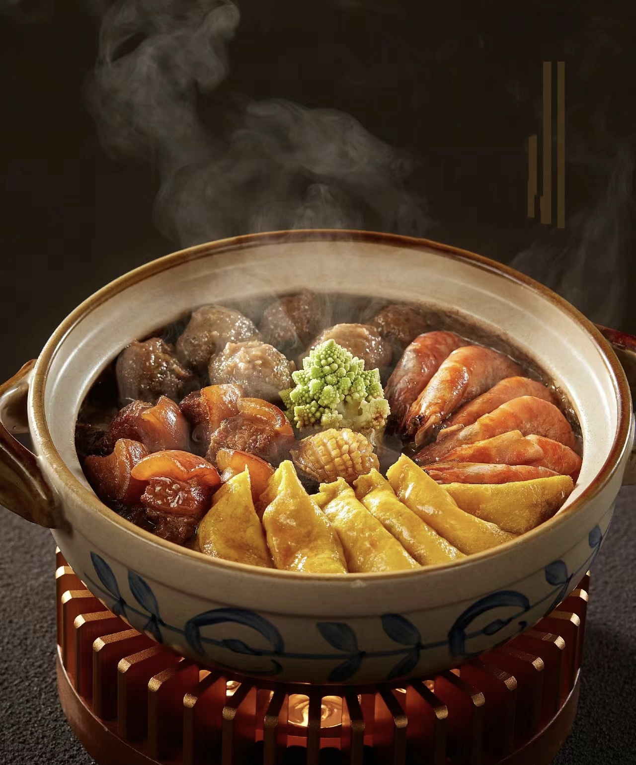 一品锅火锅。丰富食材层层叠放，浓郁汤底香 配图3