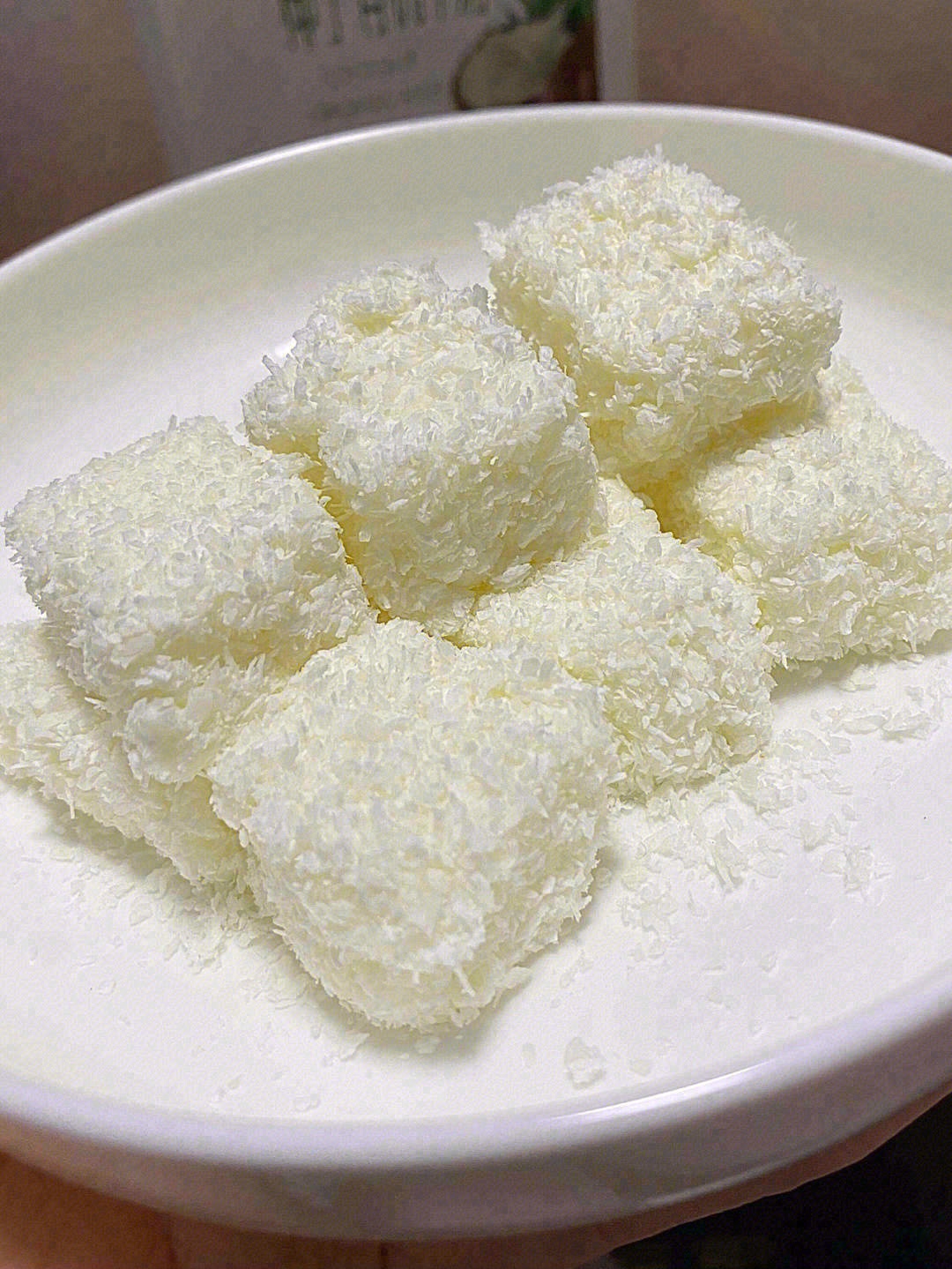 🥥椰丝牛奶小方甜点，一股椰奶香味🥛一个小 配图2